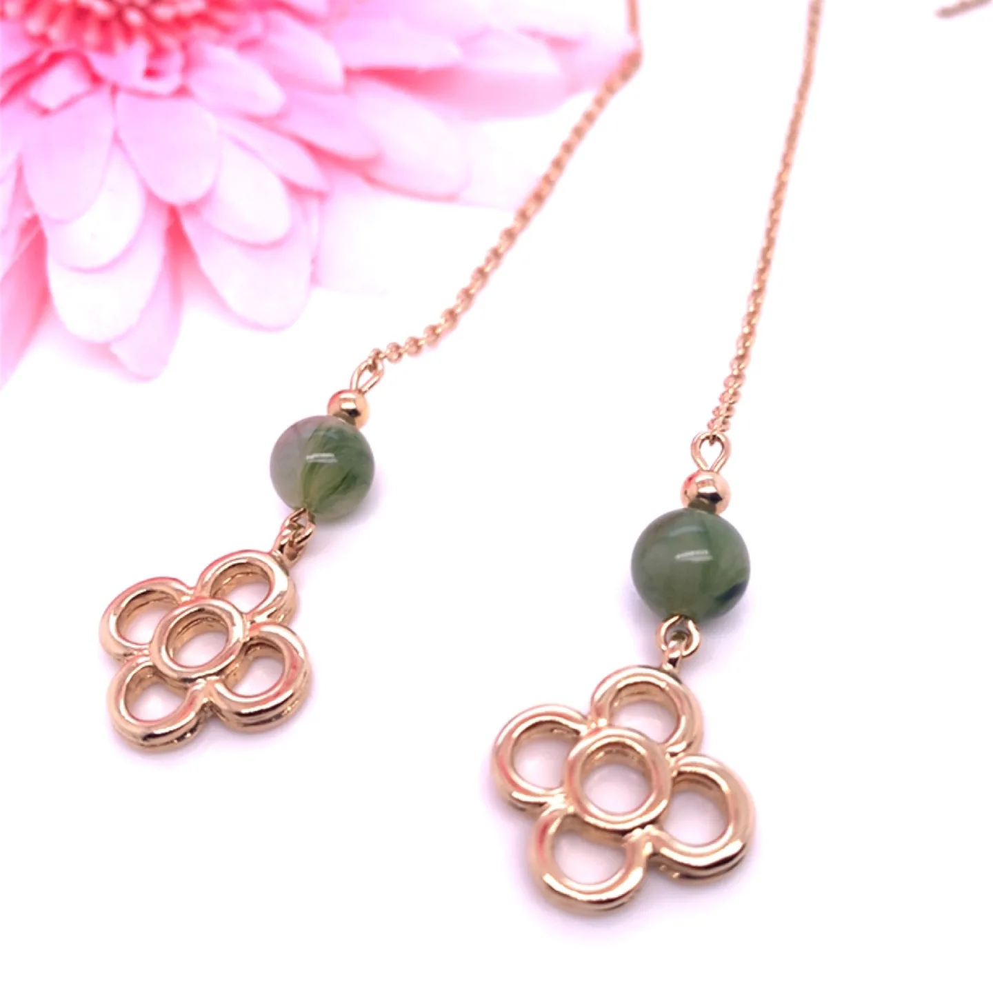 Gold Tone Chain with Green Stone and Flower Charm image indicator(5)