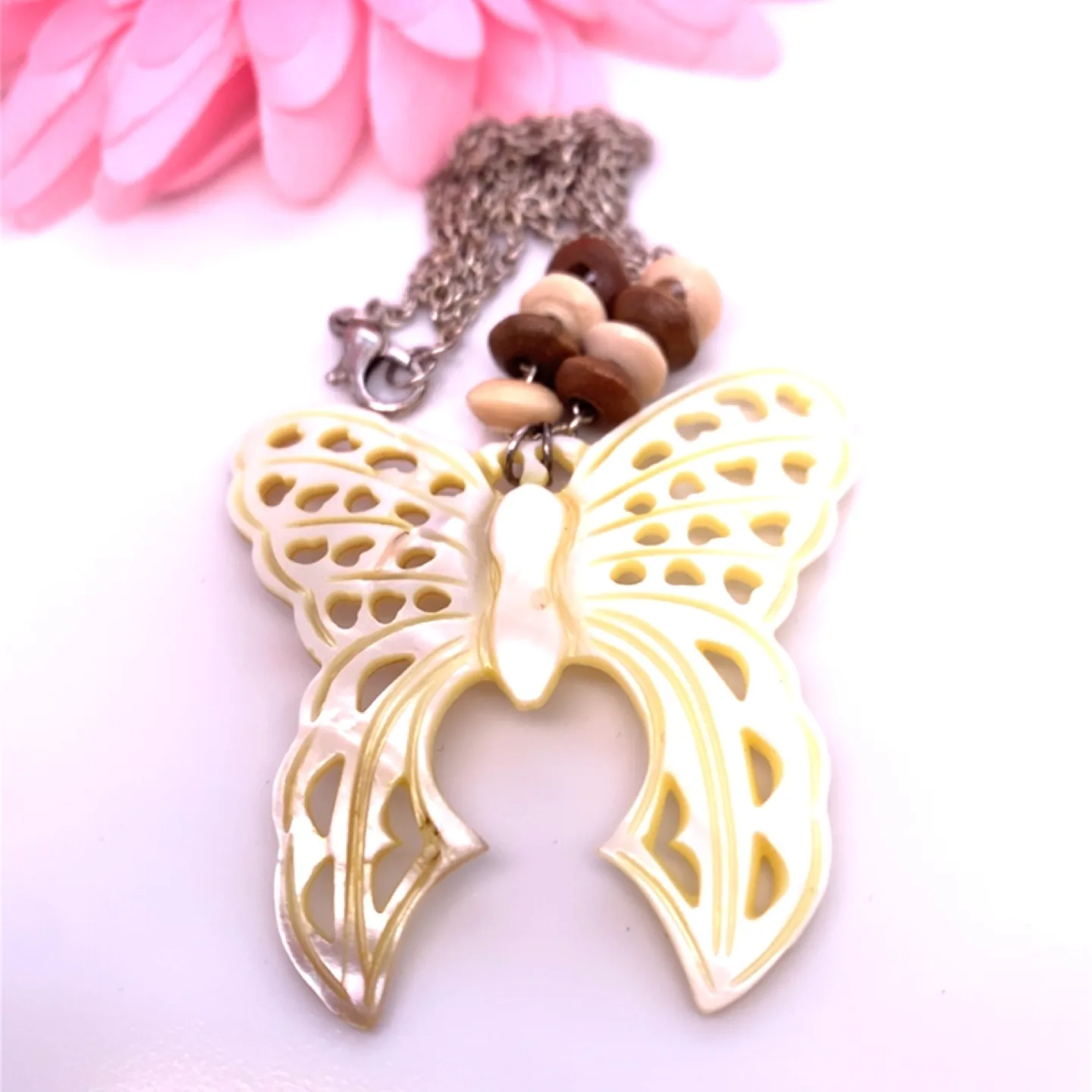 Shell Butterfly Necklace with Wooden Beads image indicator(5)