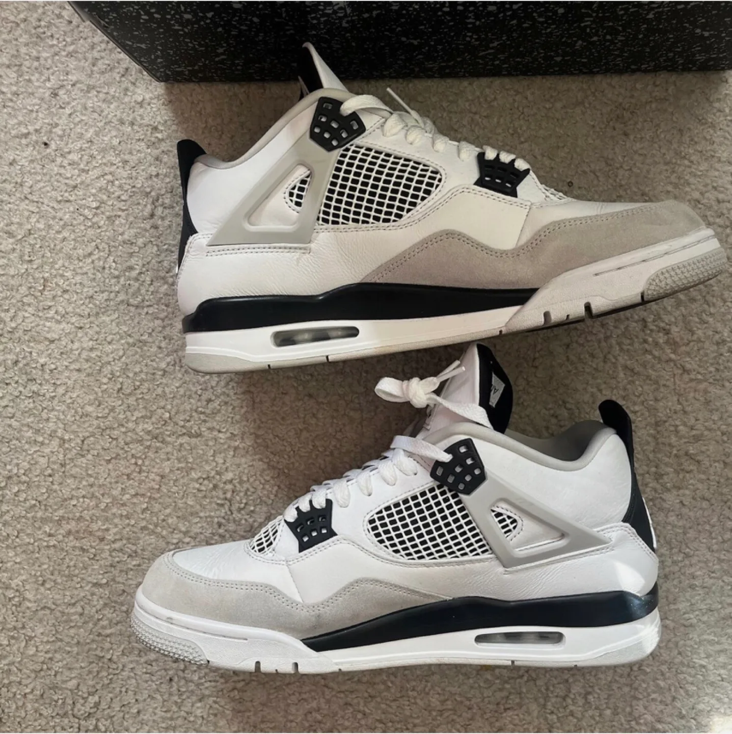 🏈 Air Jordan 4 Retro 'Military Black' image indicator(5)