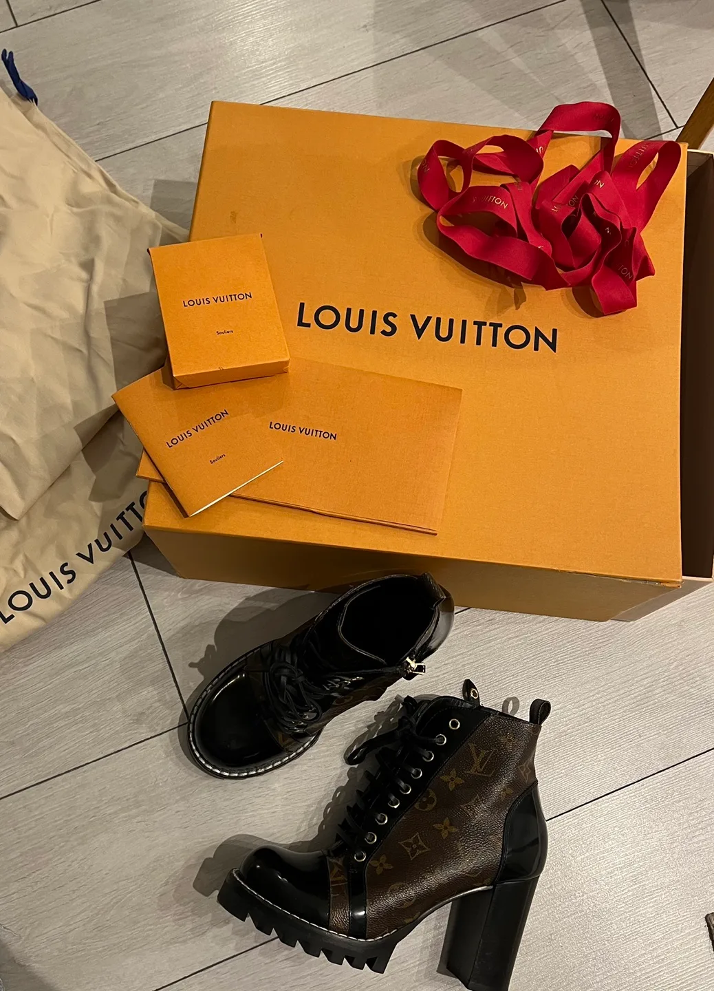 AUTHENTIC LOUIS VUITTON STAR TRAIL ANKLE BOOT - size 39.5 image indicator(4)