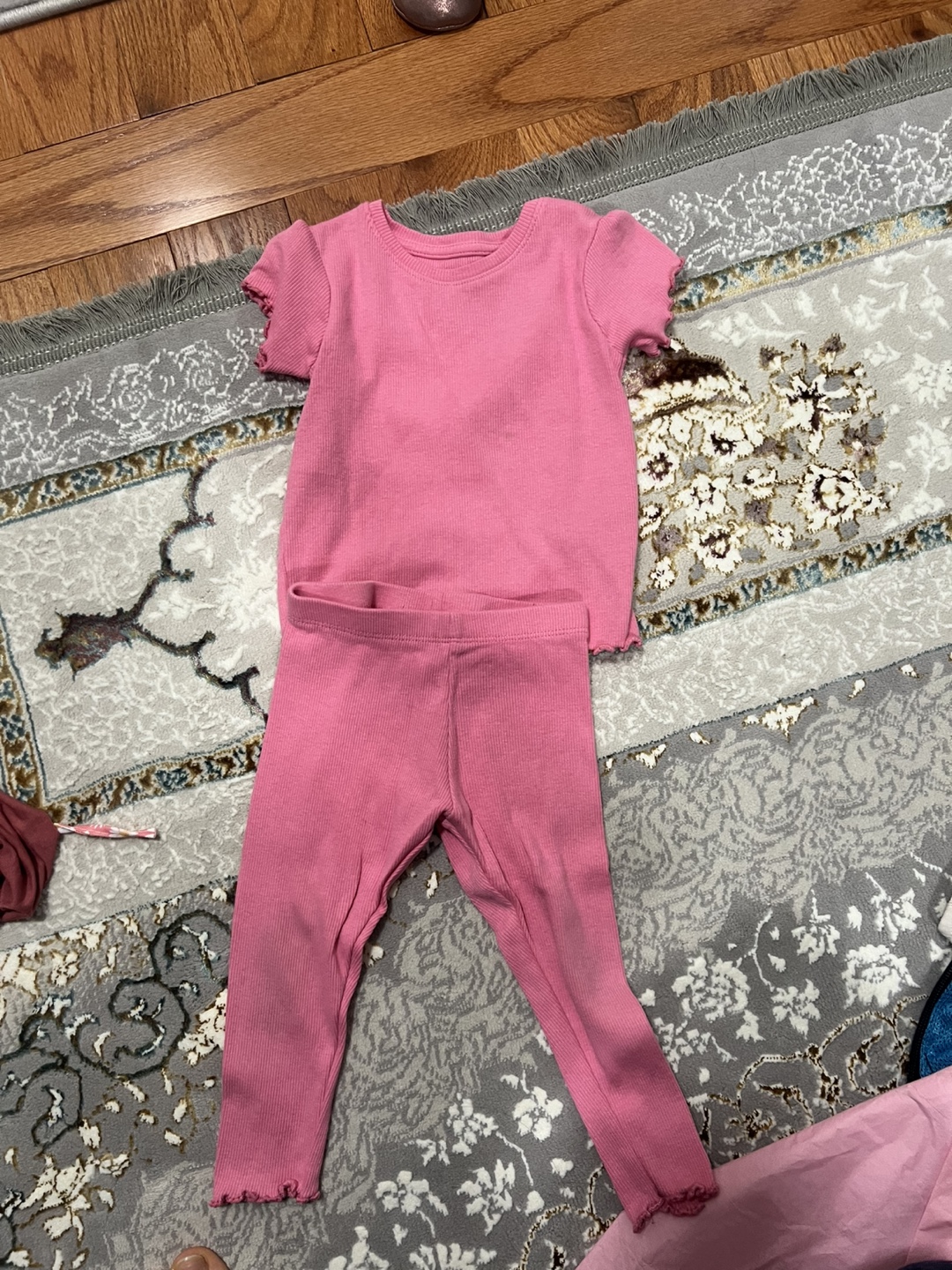 Baby Clothes Bundle/ bibs and shoes. #freecycle - photo 3