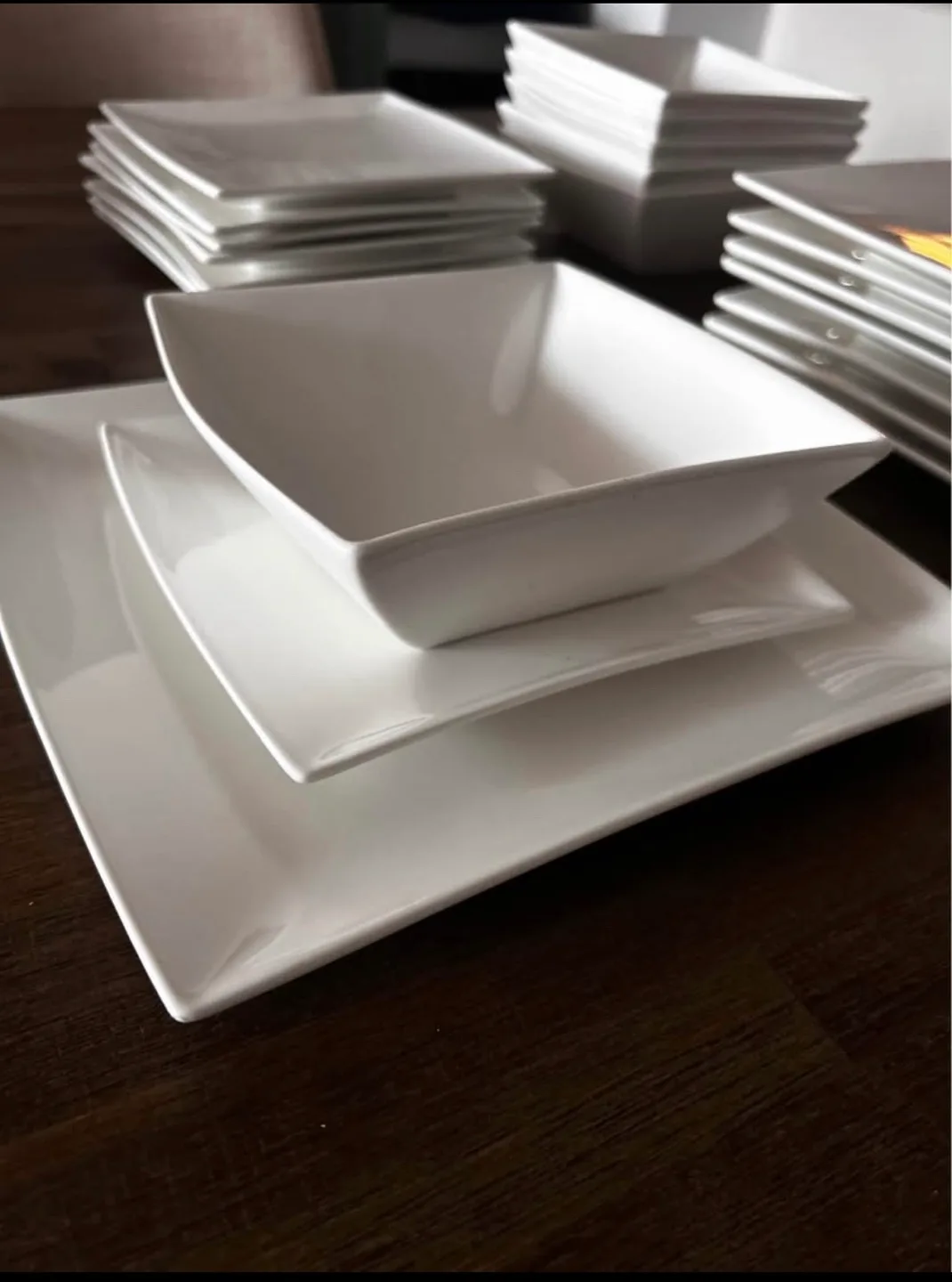 Maxwell William Square Dinnerware 24 Set thumbnail