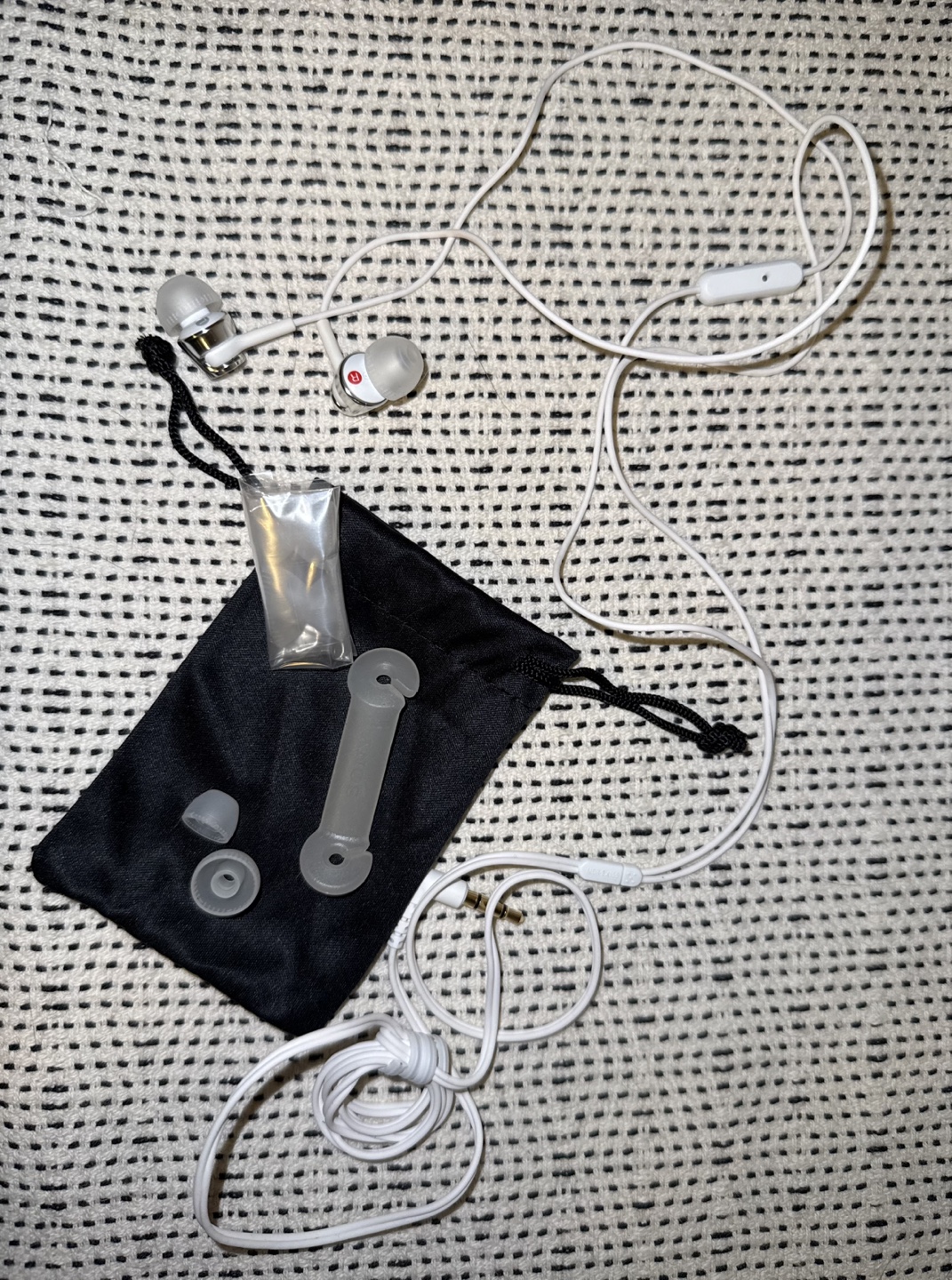 Sony White MDR-EX155AP In-Ear Headphones with Mic - photo 3