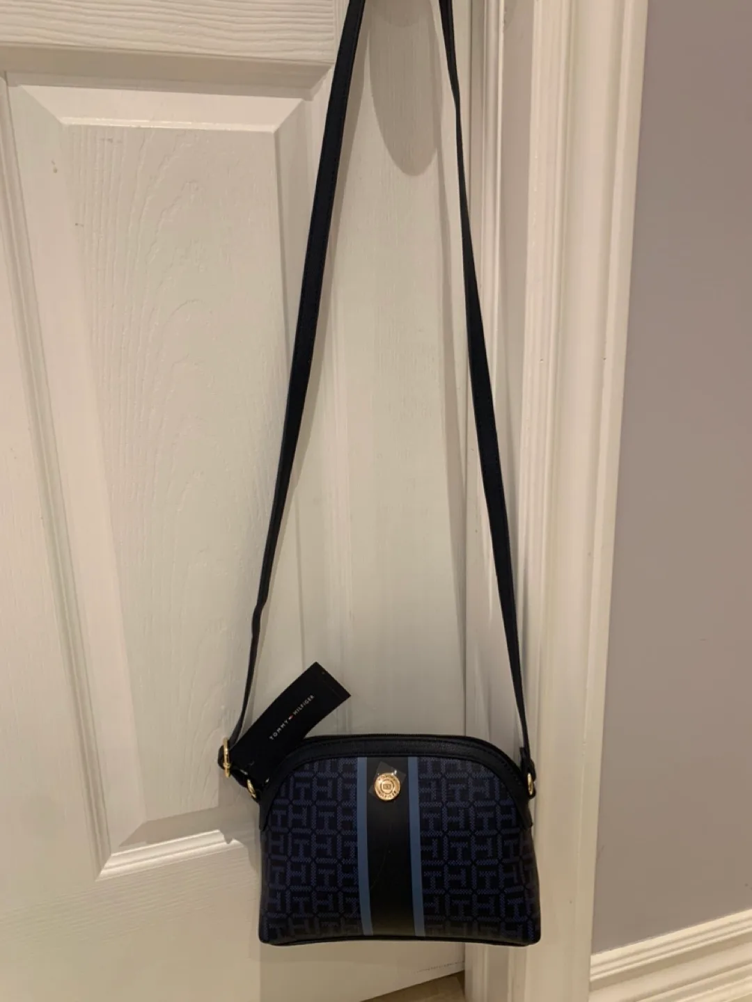 Tommy Hilfiger Crossbody Bag image indicator(2)