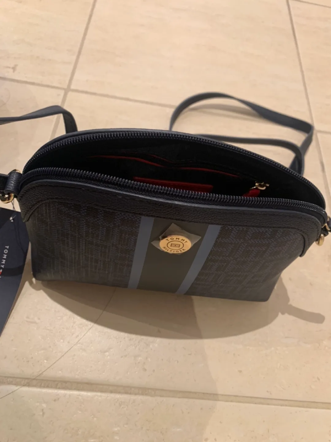 Tommy Hilfiger Crossbody Bag image indicator(8)