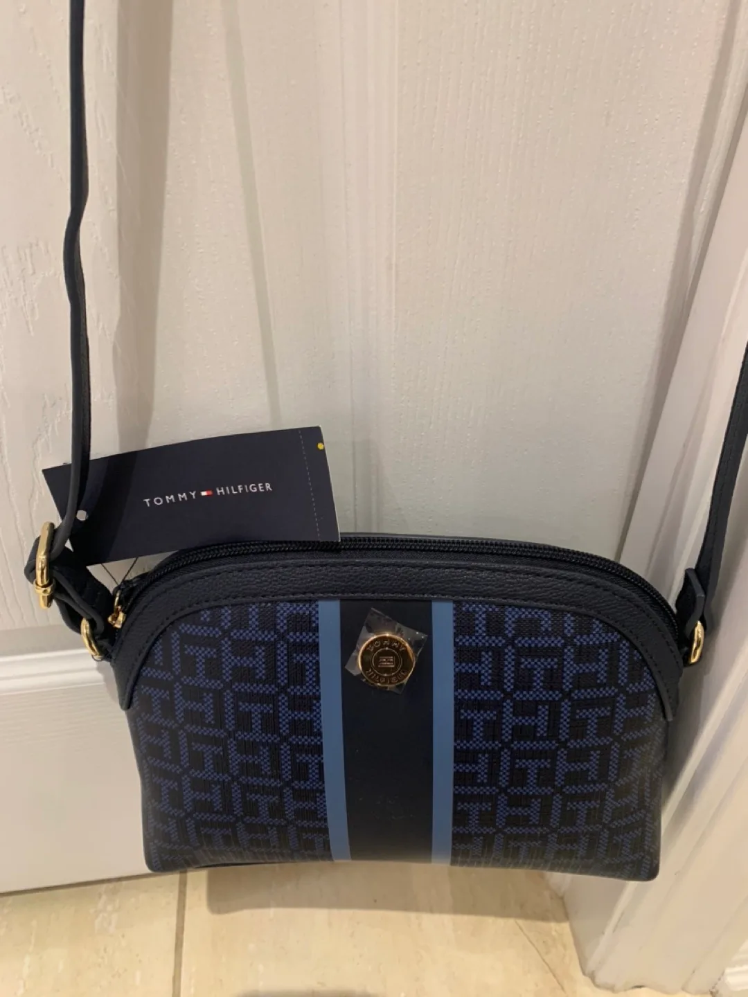 Tommy Hilfiger Crossbody Bag image indicator(10)