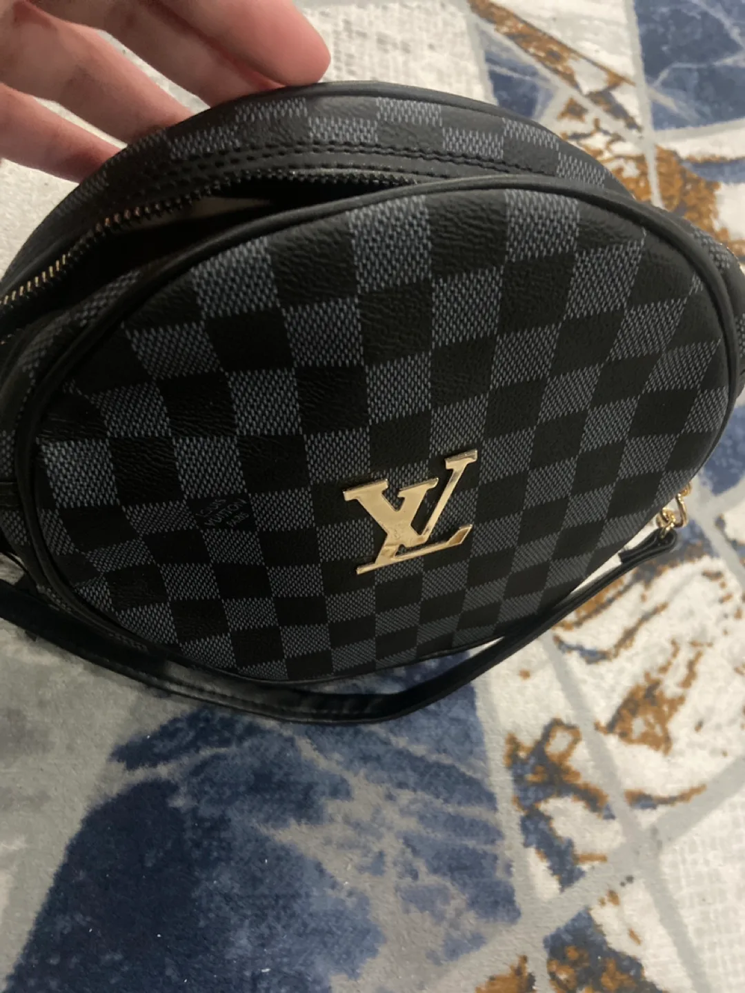 Round Black and Grey Checkered Crossbody Bag image indicator(5)