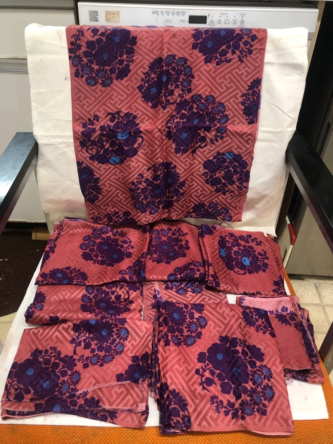 Vintage Japanese Kimono Fabrics 100% Silk thumbnail
