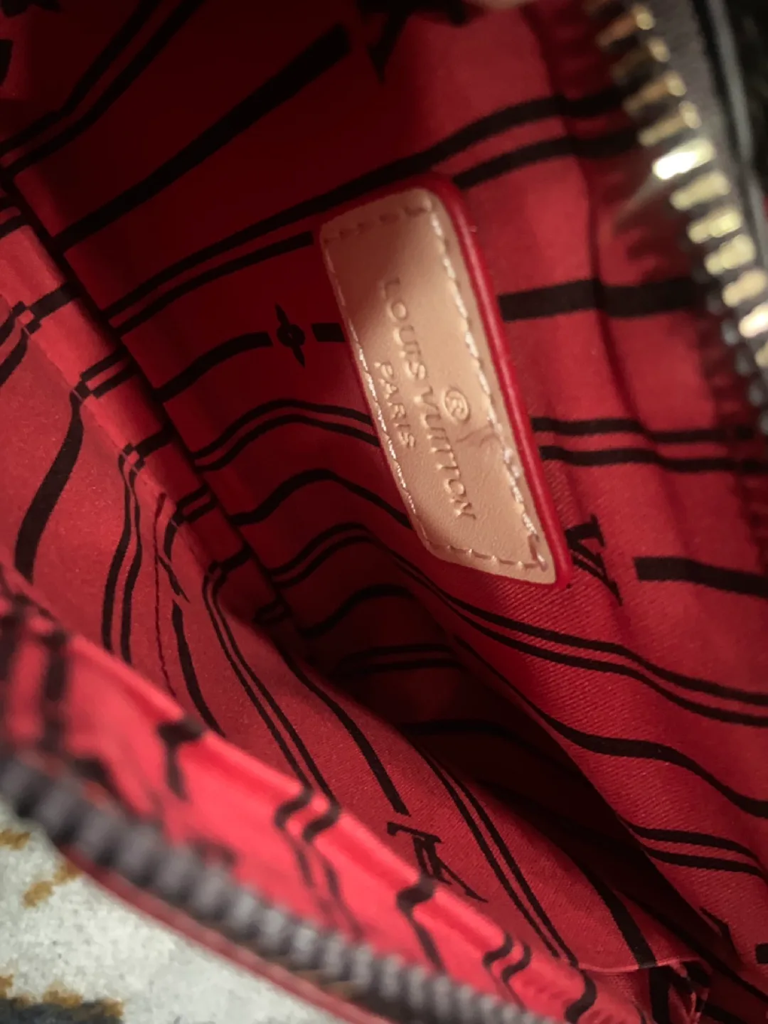 Louis Vuitton Purses image indicator(5)