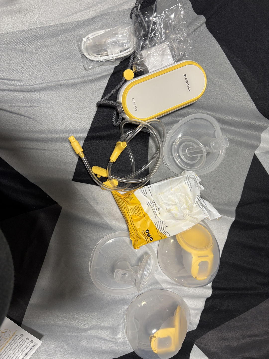 Medela Freestyle Double Electric Breast Pump - photo 3