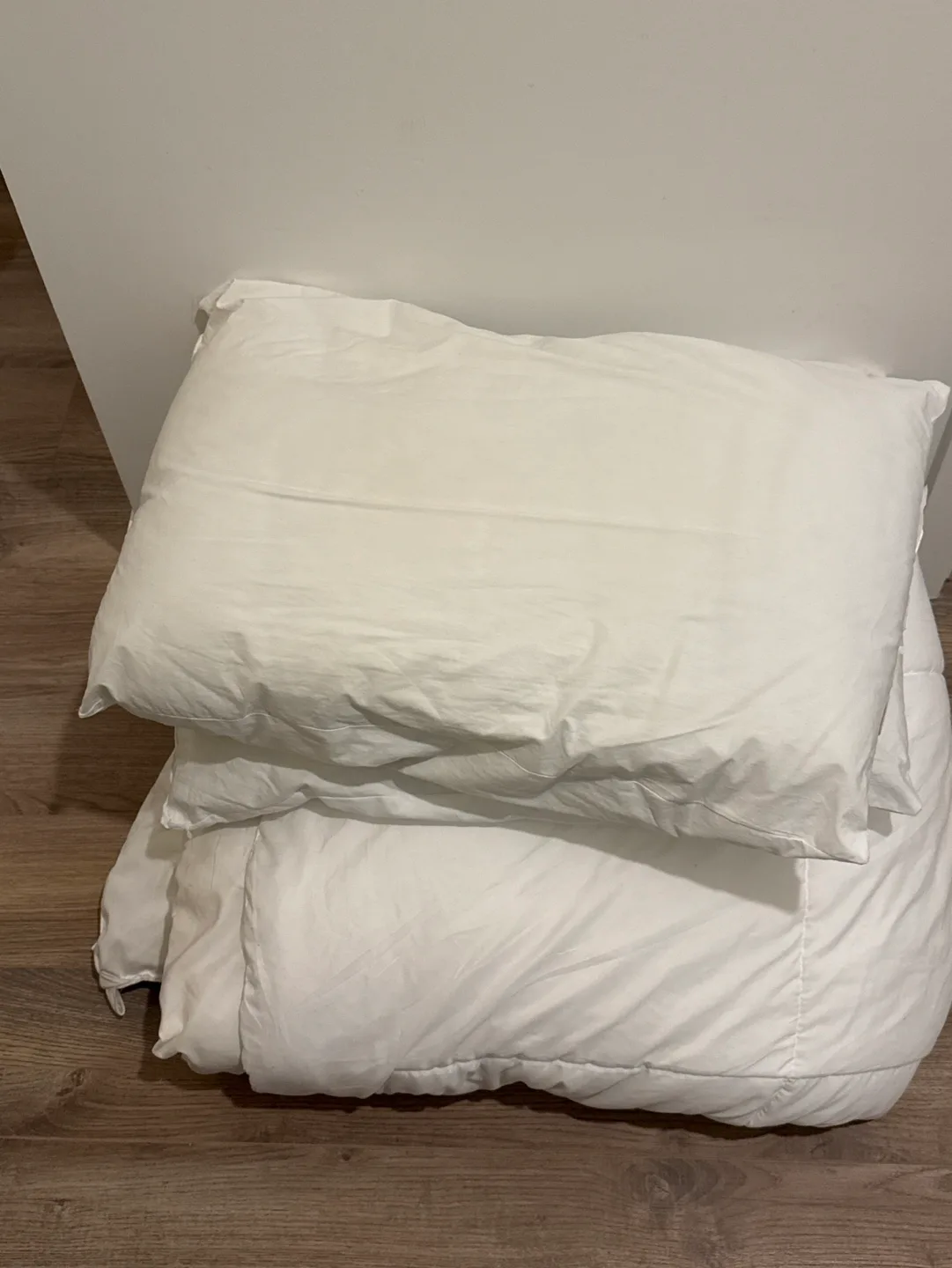 Pillow and duvet set thumbnail