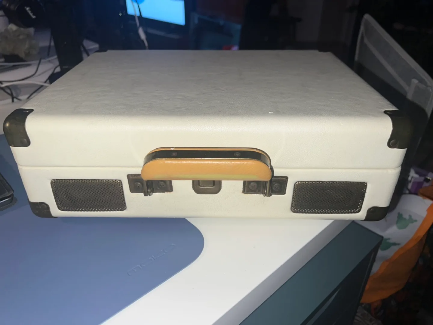 Crosley Cruiser Portable Record Player image indicator(4)