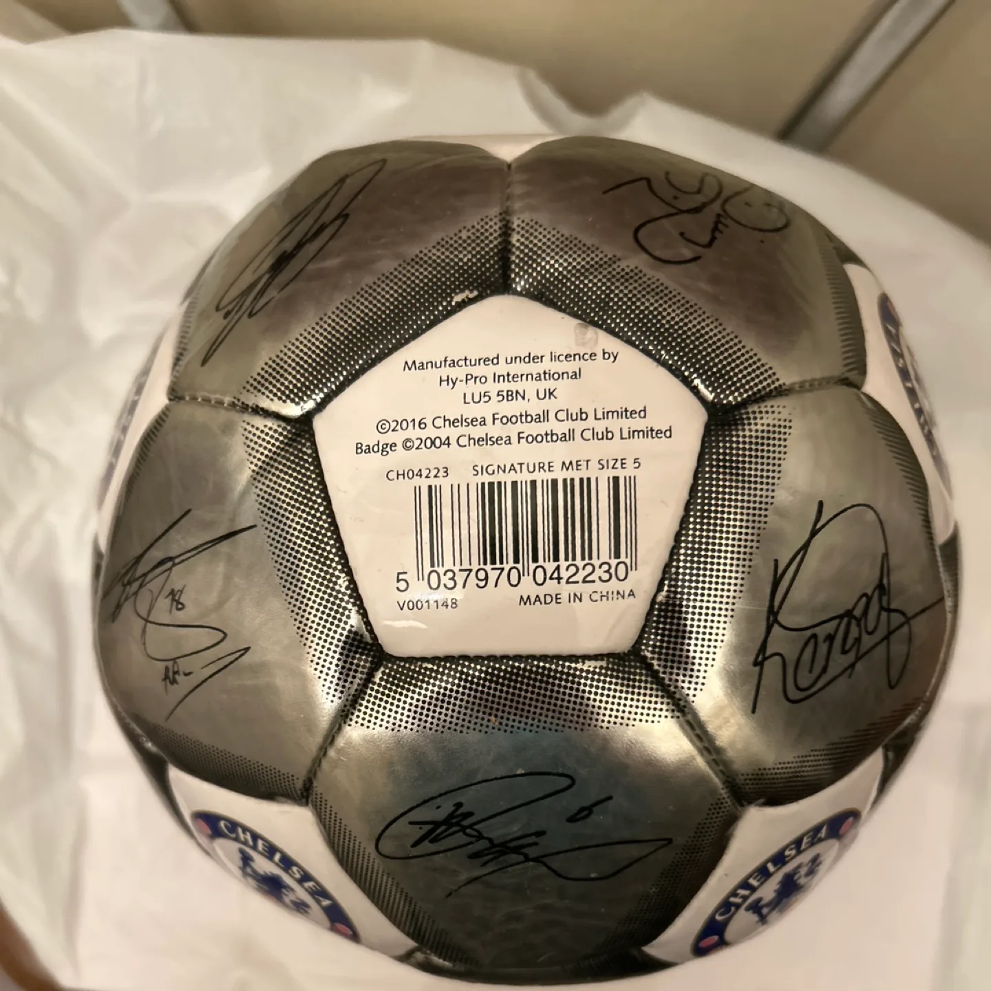 Chelsea FC Signature Soccer Ball image indicator(2)