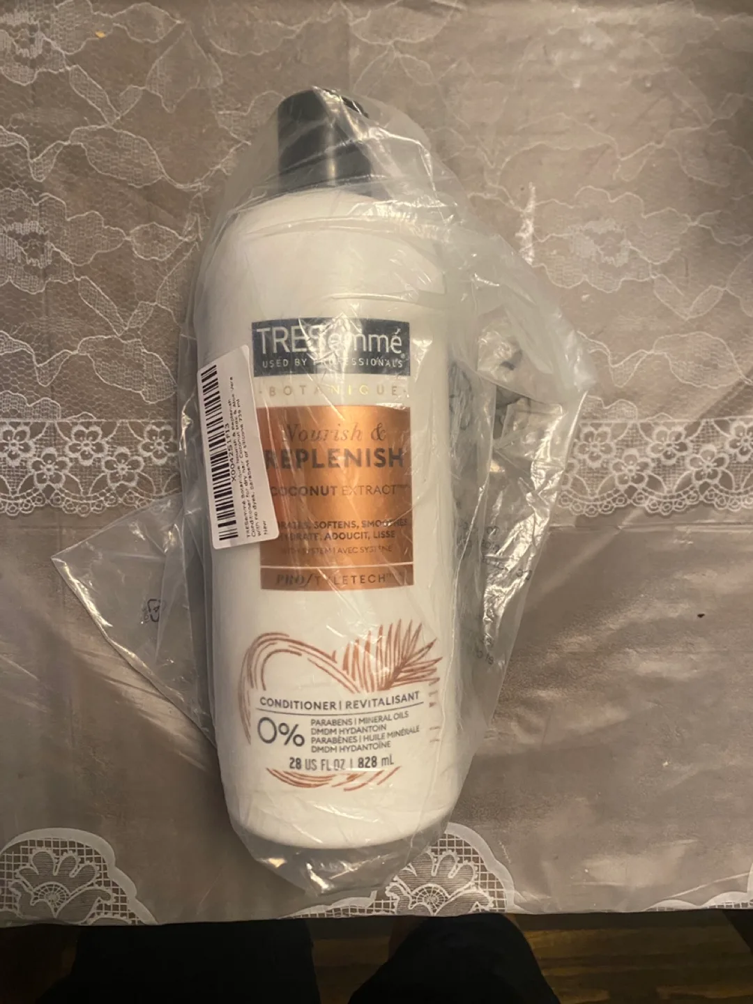 TRESemmé Nourish & Replenish Conditioner image indicator(2)