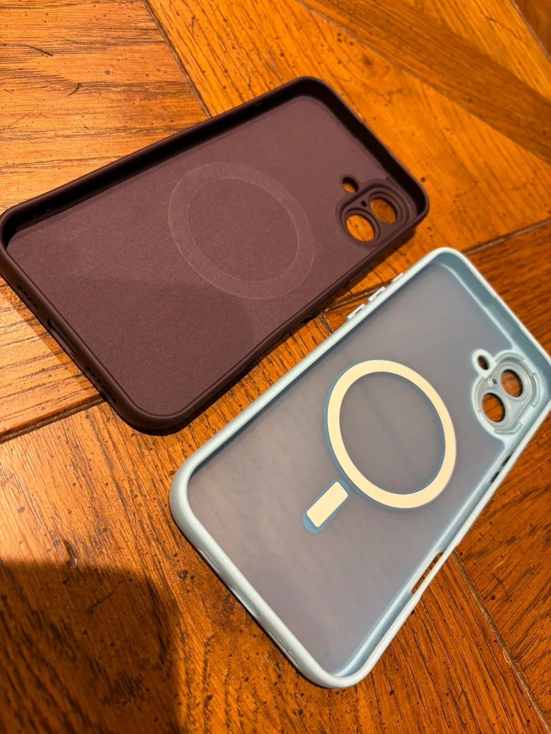 2 iPhone 16 plus MagSafe cases image indicator(2)