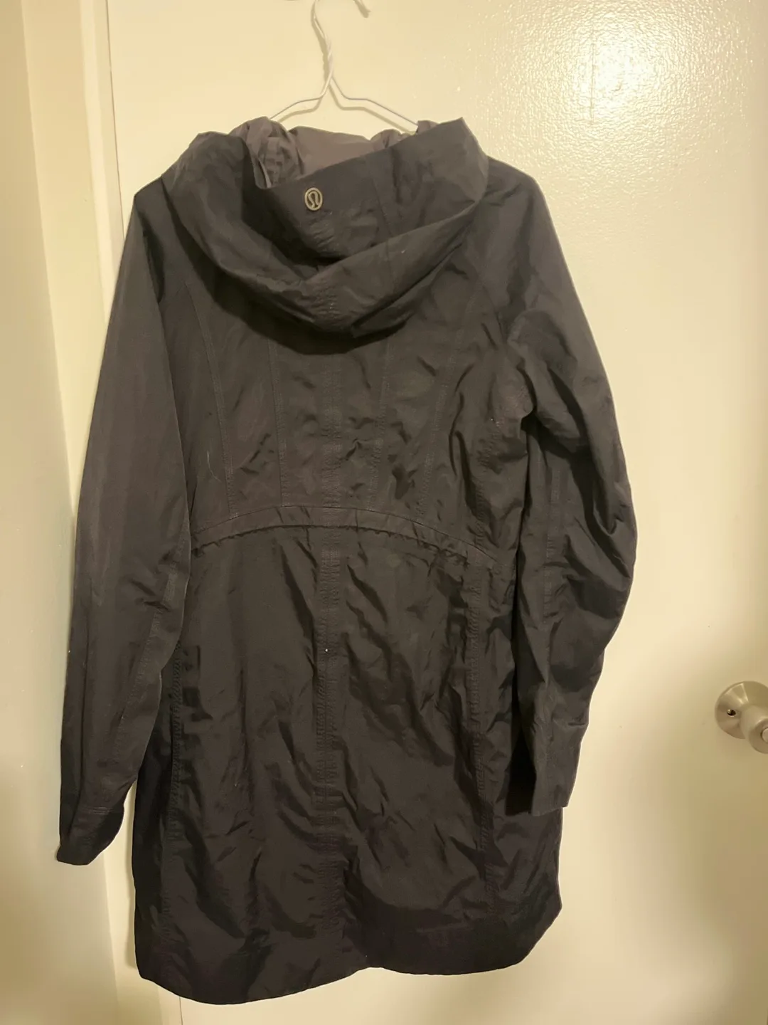 Lululemon Black Raincoat Size 6 image indicator(2)