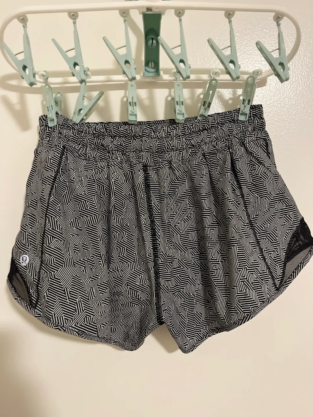 Lululemon Run: On Short 6 image indicator(2)