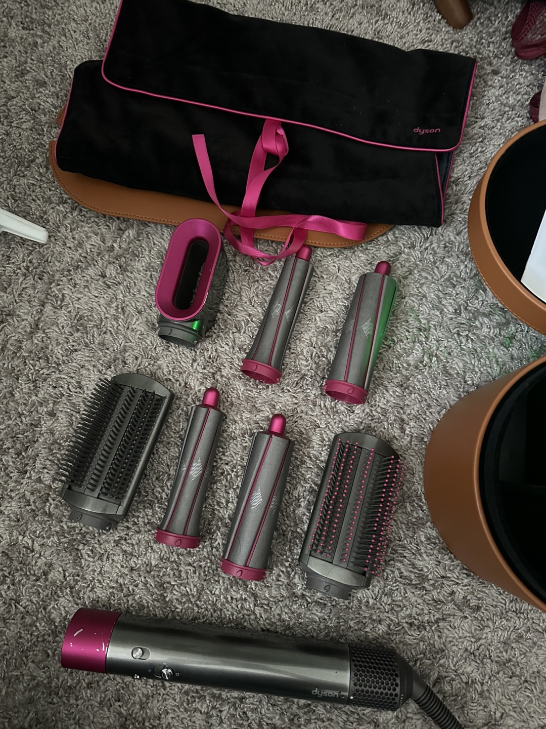 Dyson Airwrap Complete Styling Set (must go 29th Dec) - photo 3