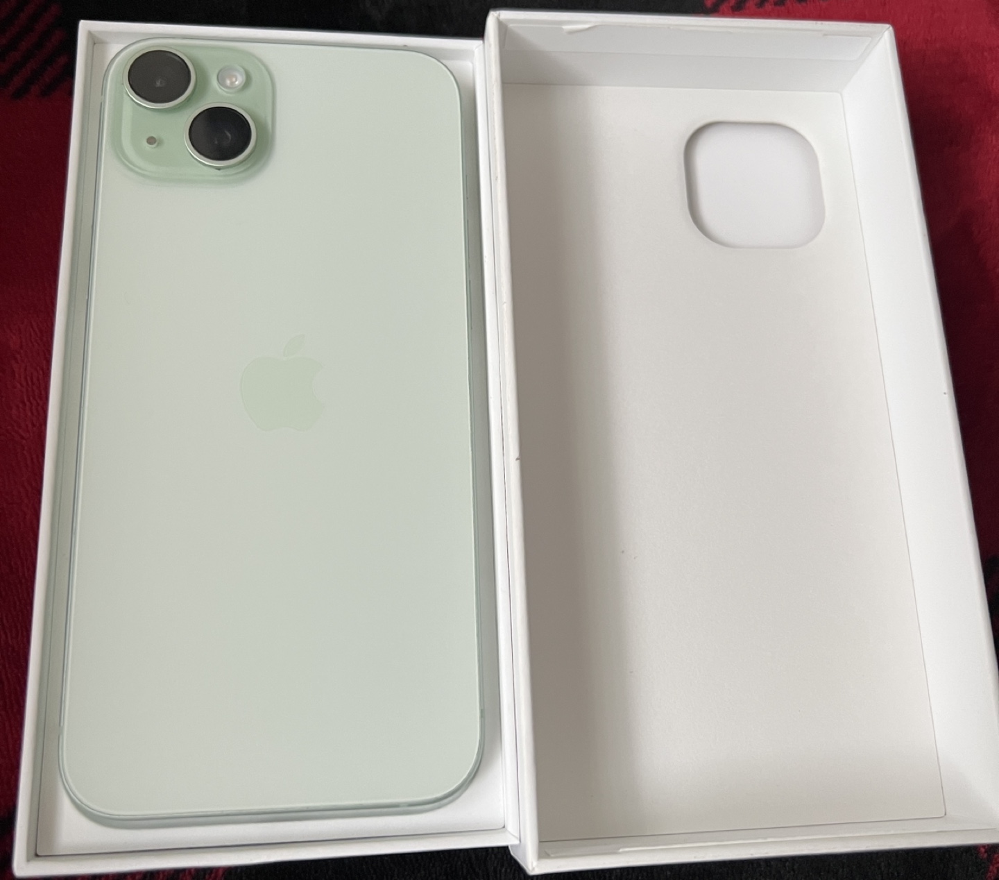 iPhone 15 Plus - Green