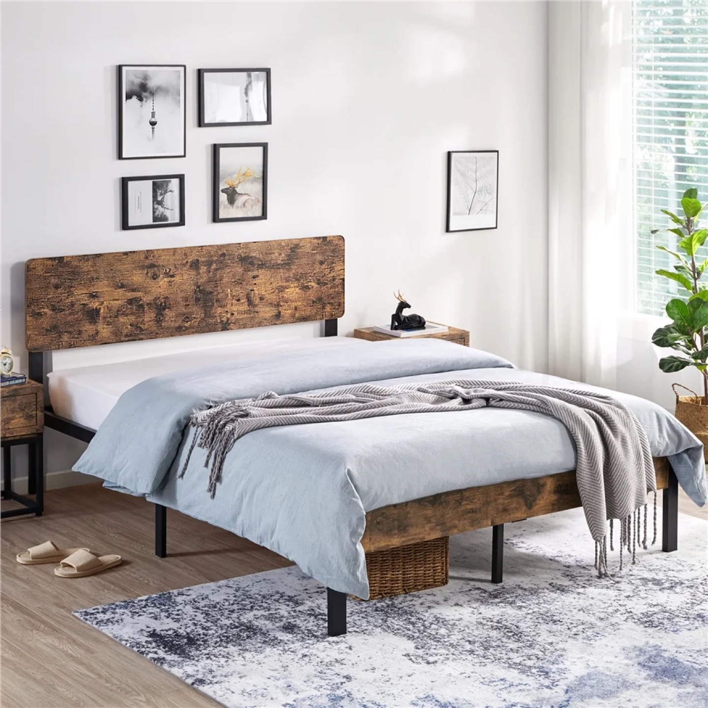 Open Box Yaheetech QUEEN Metal Bed Frame w/Headboard & Footboard