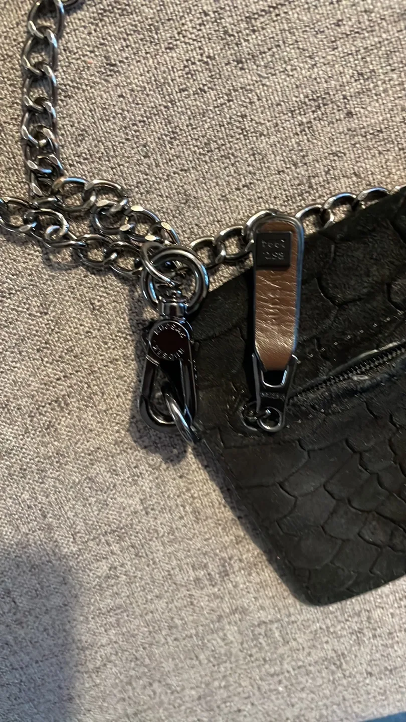 Rudd al Black Leather Chain Bag image indicator(7)
