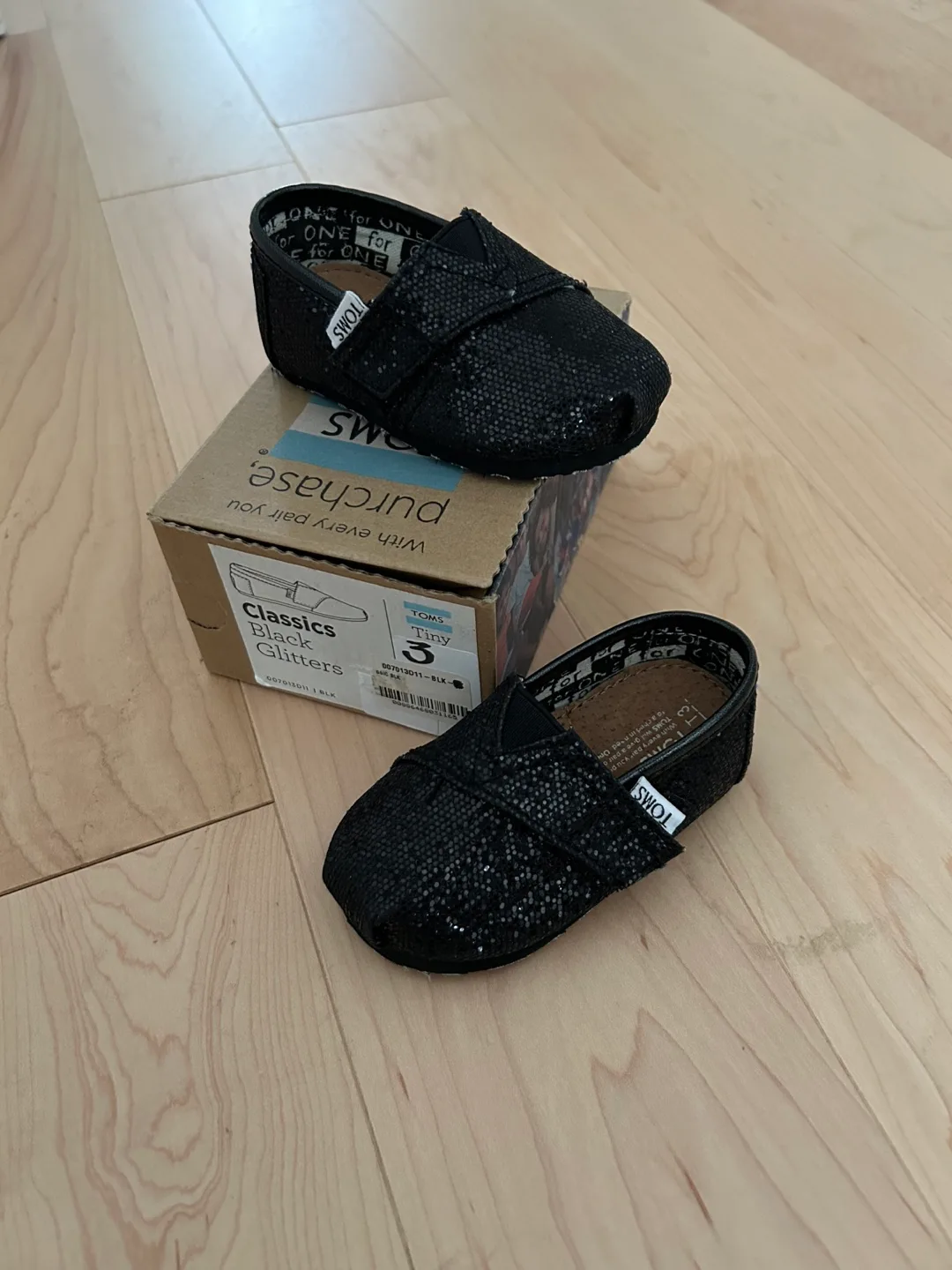 TOMS Tiny Black Glitter Baby Shoes (New) - Size T3 image indicator(6)