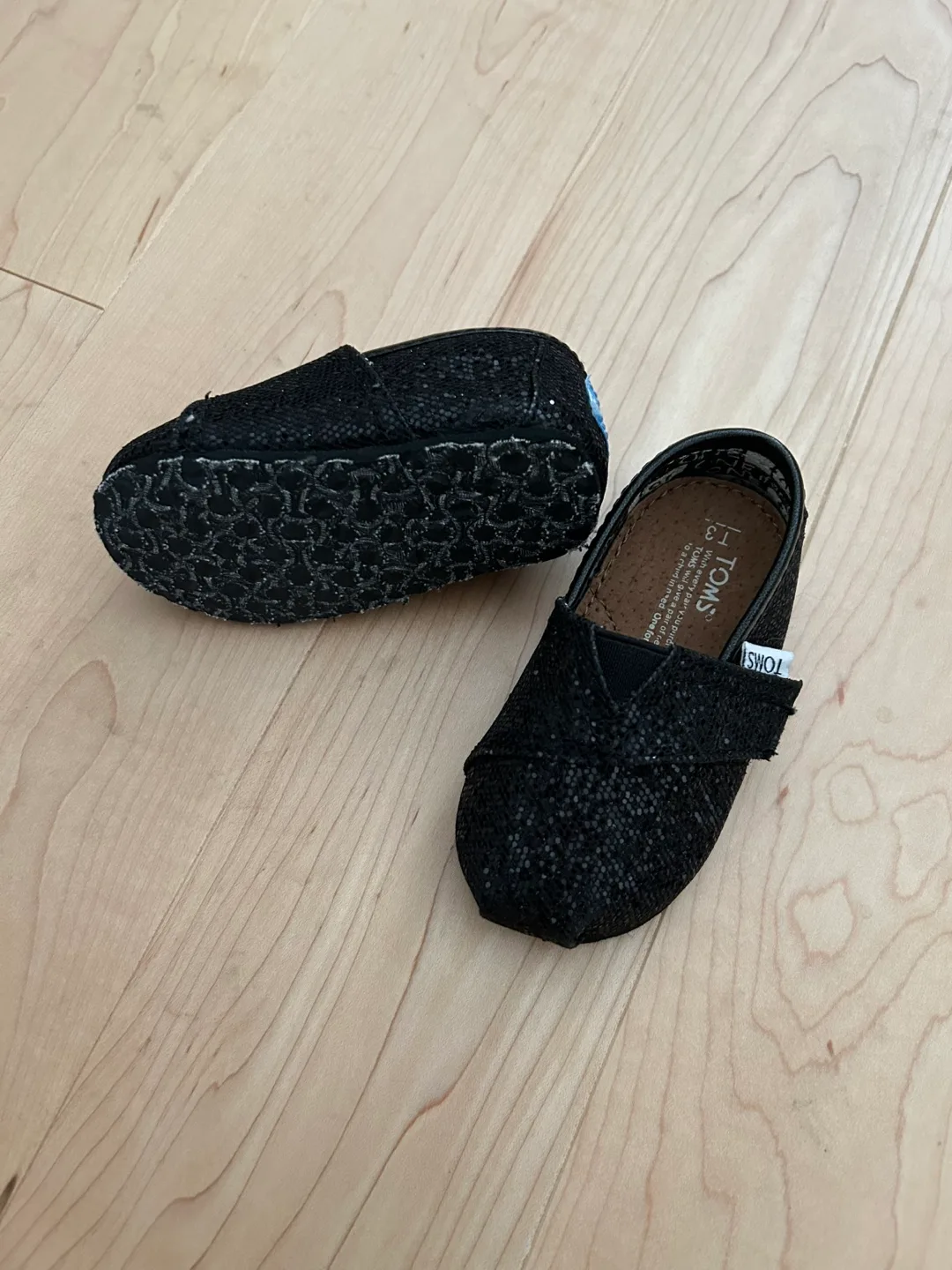 TOMS Tiny Black Glitter Baby Shoes (New) - Size T3 image indicator(5)