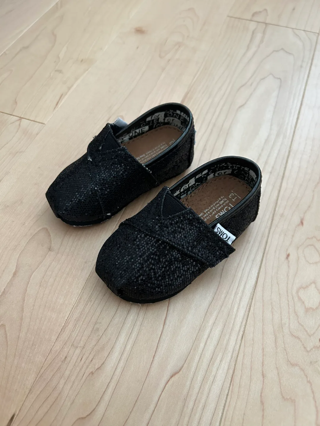 TOMS Tiny Black Glitter Baby Shoes (New) - Size T3 image indicator(2)