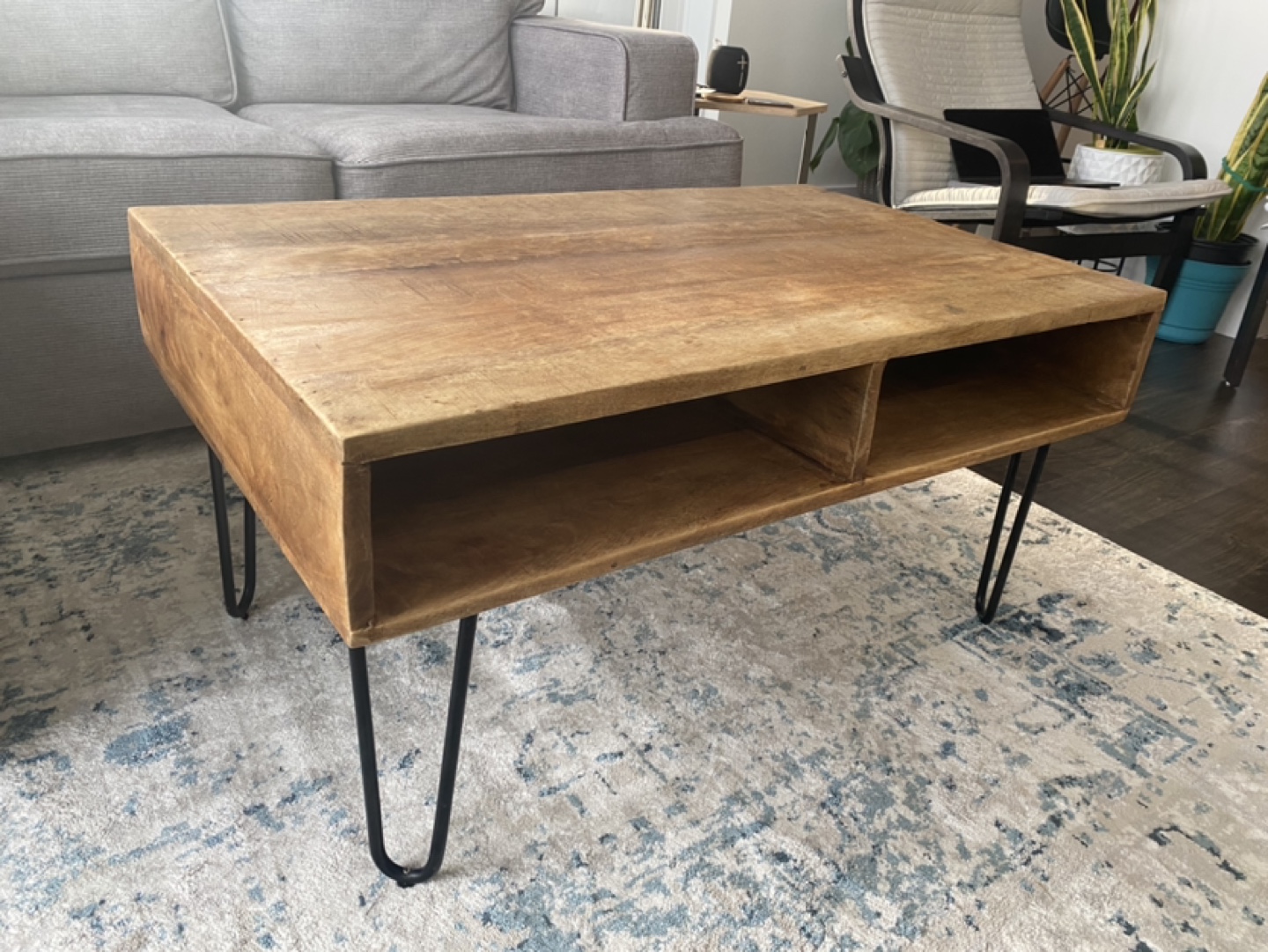 Wooden Coffee Table with Hairpin Legs