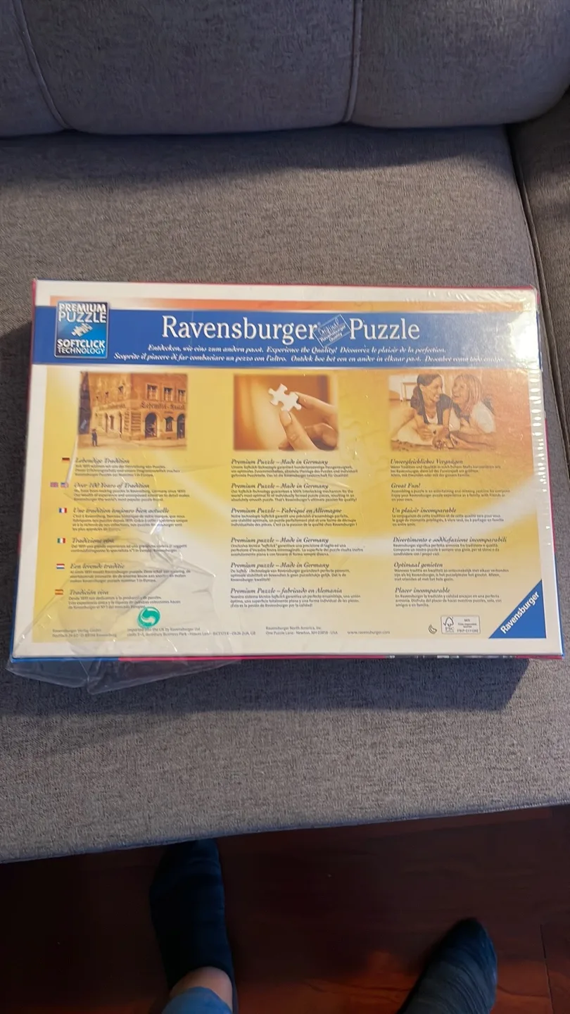 1000 Piece Barbie Collector Magazine Jigsaw Puzzle image indicator(3)