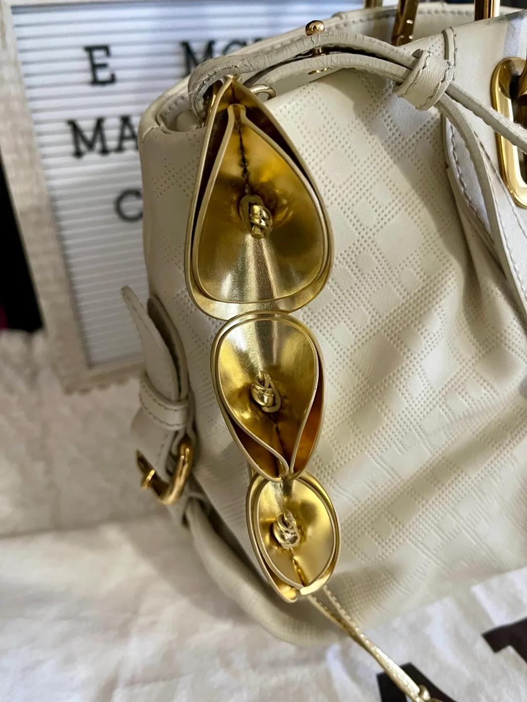 Bally White Leather Handbag image indicator(3)