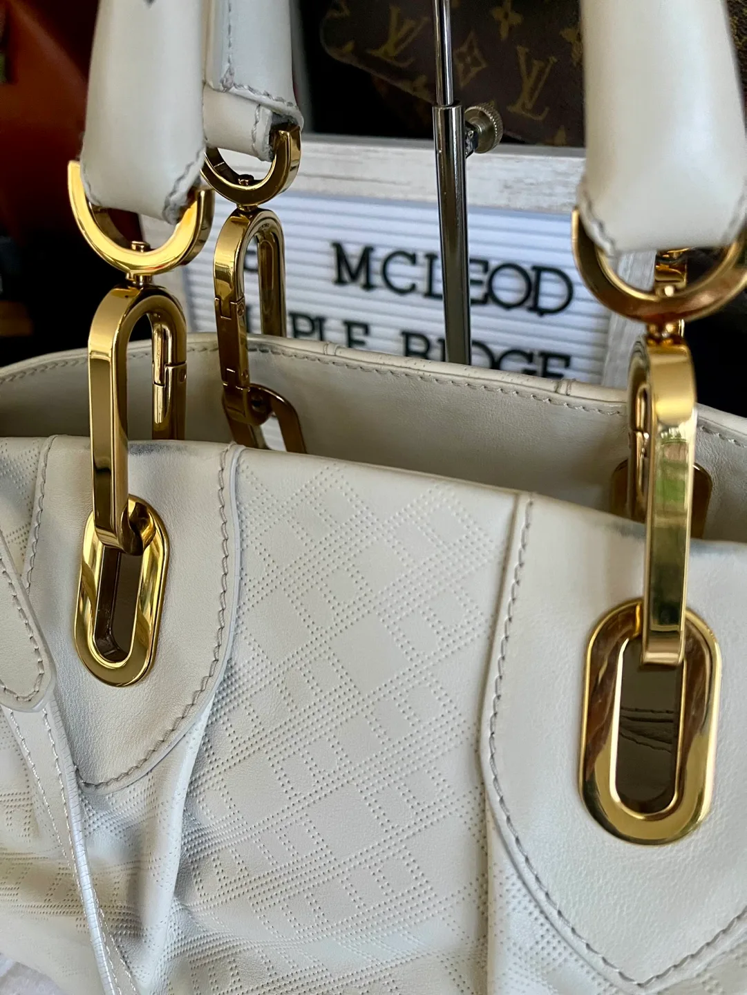 Bally White Leather Handbag image indicator(5)