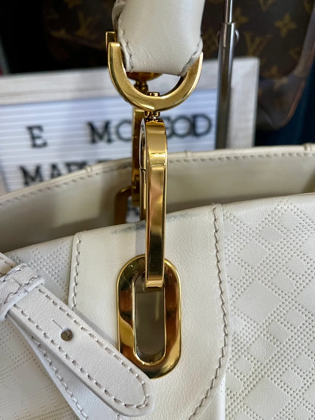 Bally White Leather Handbag image indicator(2)