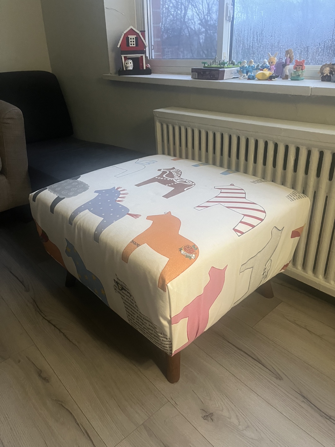 Dala Horse Ottoman - photo 3