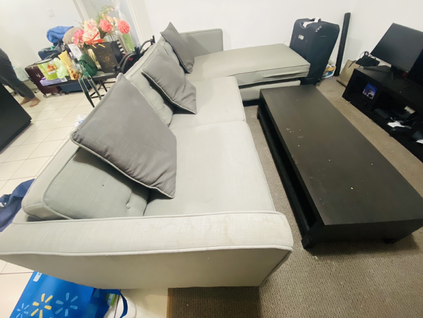 Sectional sofa + coffee table - photo 3