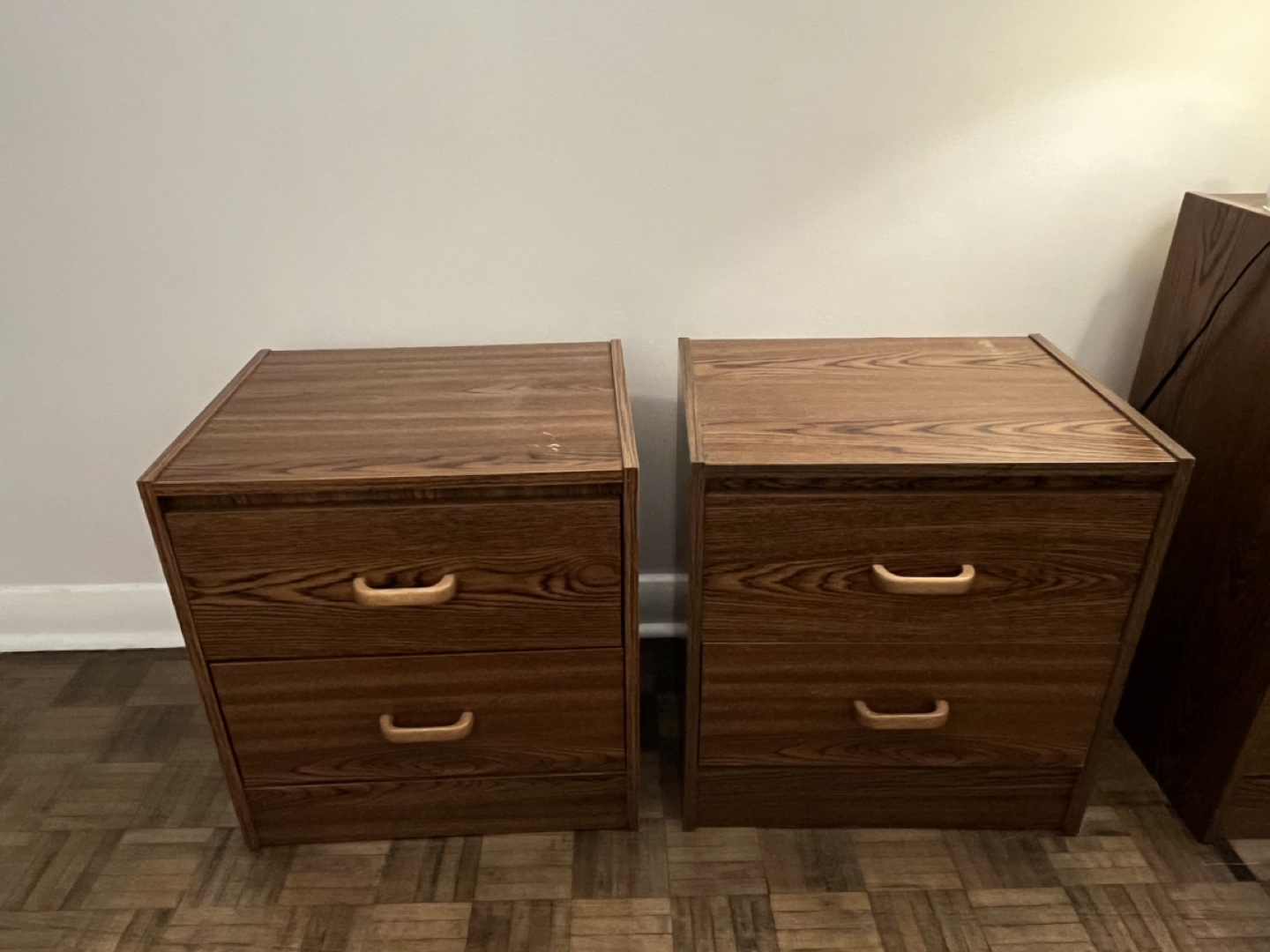 Dresser with mirror and nightstands / Bedroom Vanity Set - photo 3