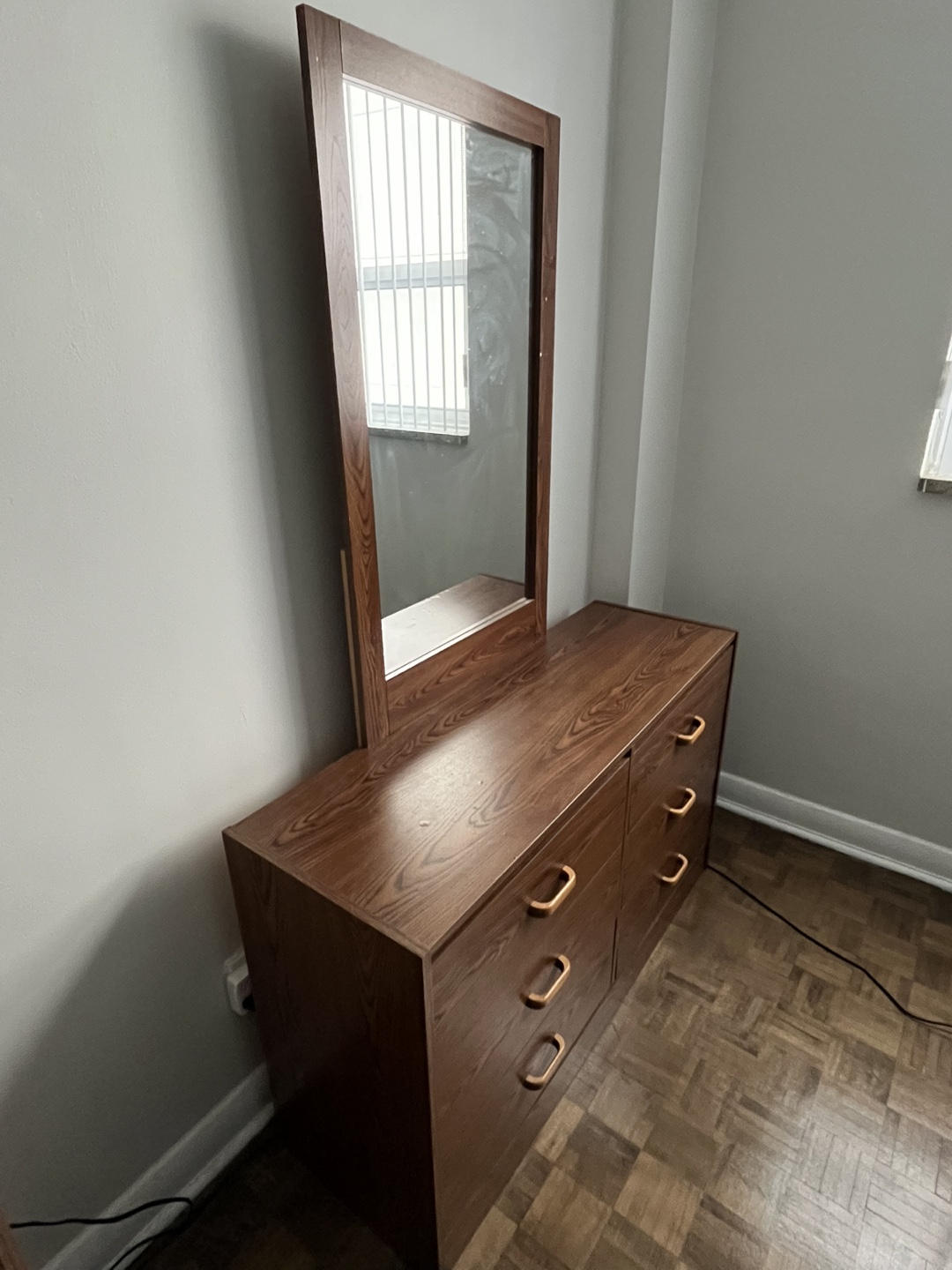 Dresser with mirror and nightstands / Bedroom Vanity Set - photo 2