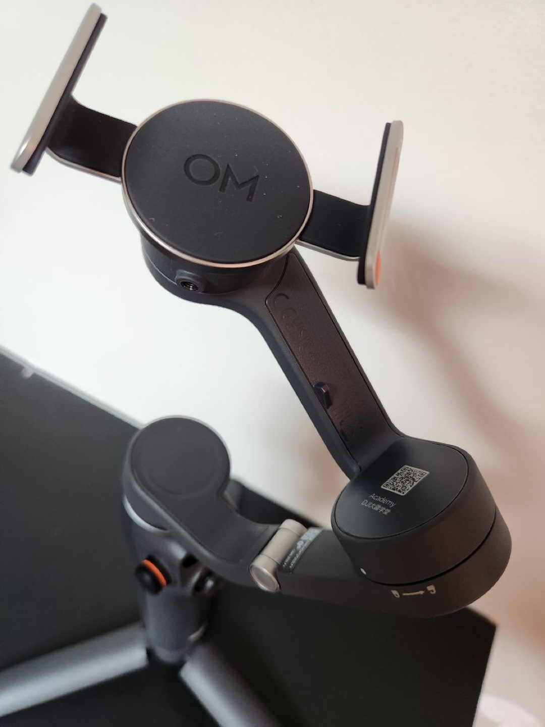 DJI OM 6 Smartphone Gimbal Stabilizer - photo 5