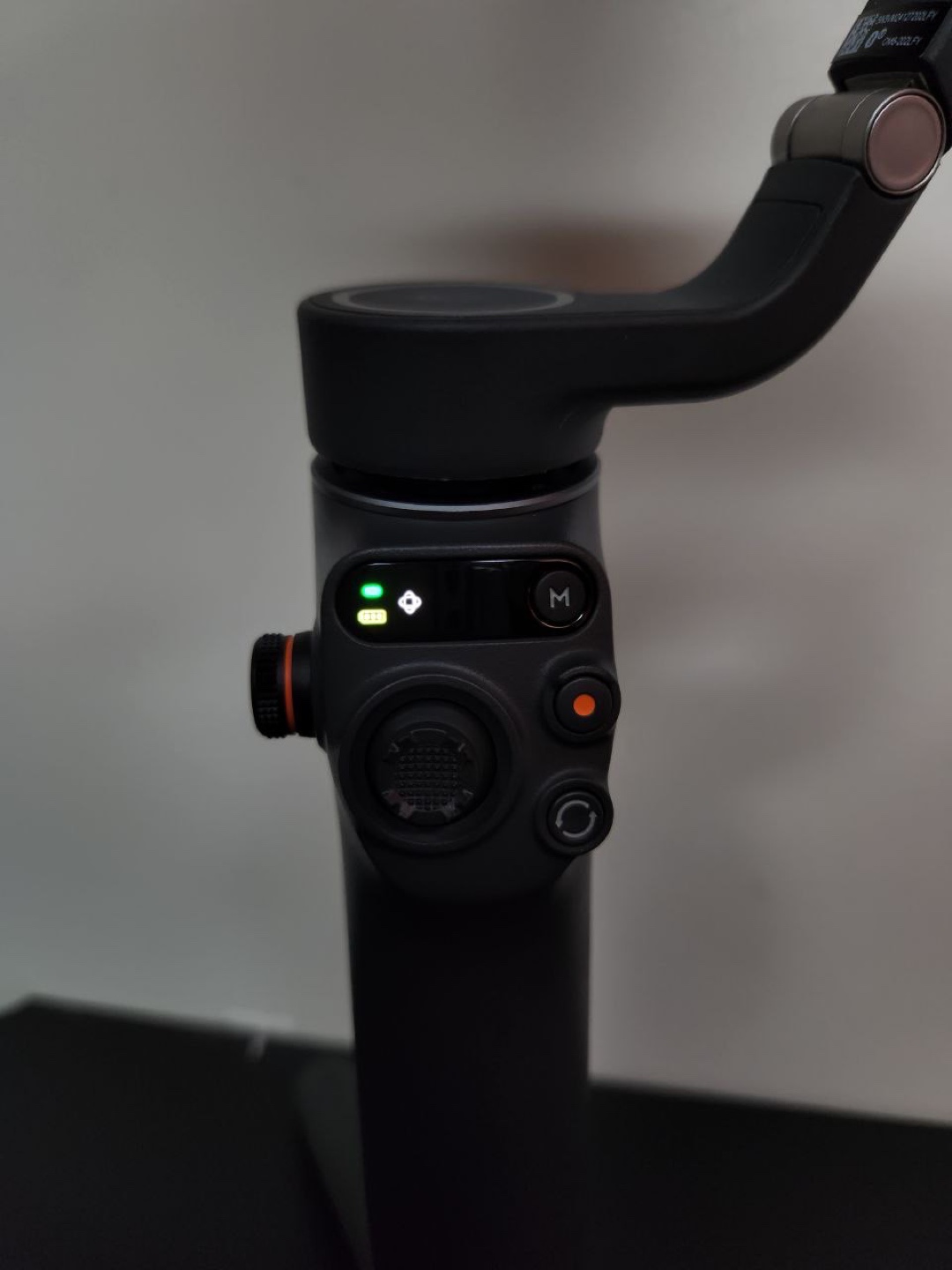 DJI OM 6 Smartphone Gimbal Stabilizer - photo 3