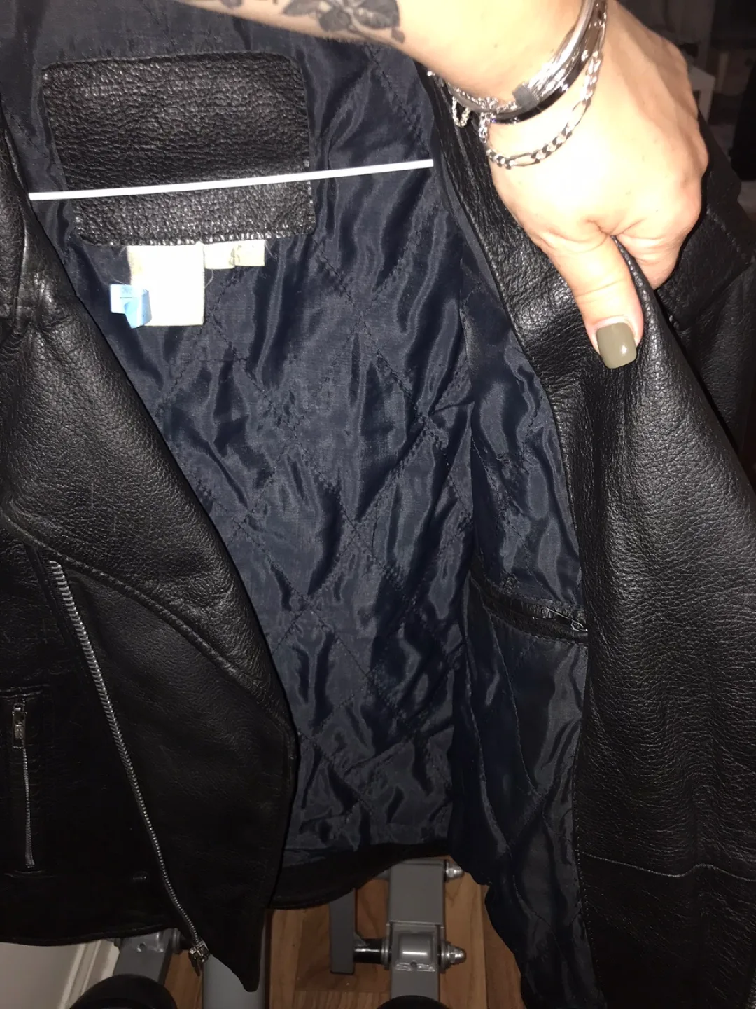 Genuine leather woman jacket image indicator(8)