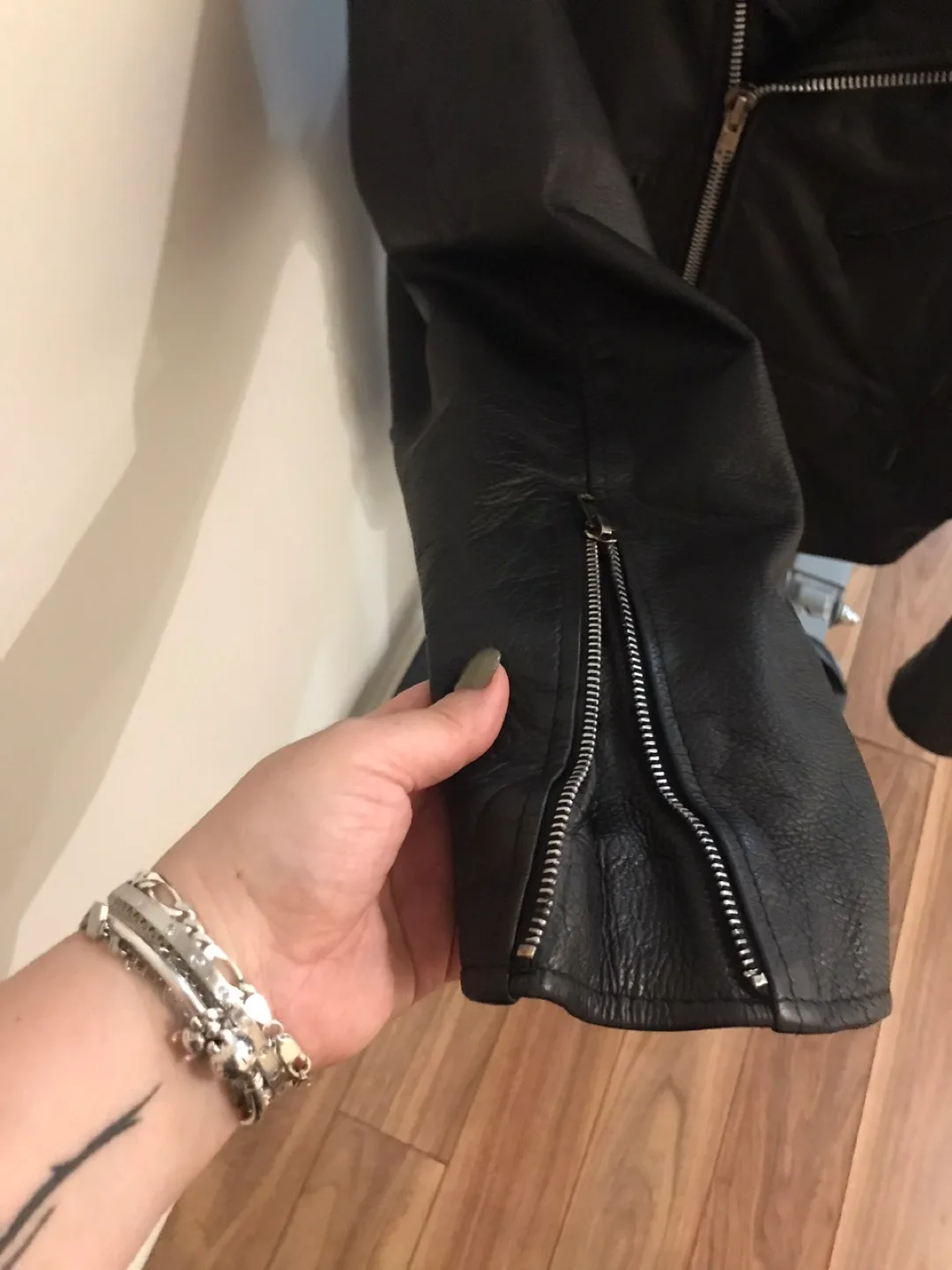 Genuine leather woman jacket image indicator(5)