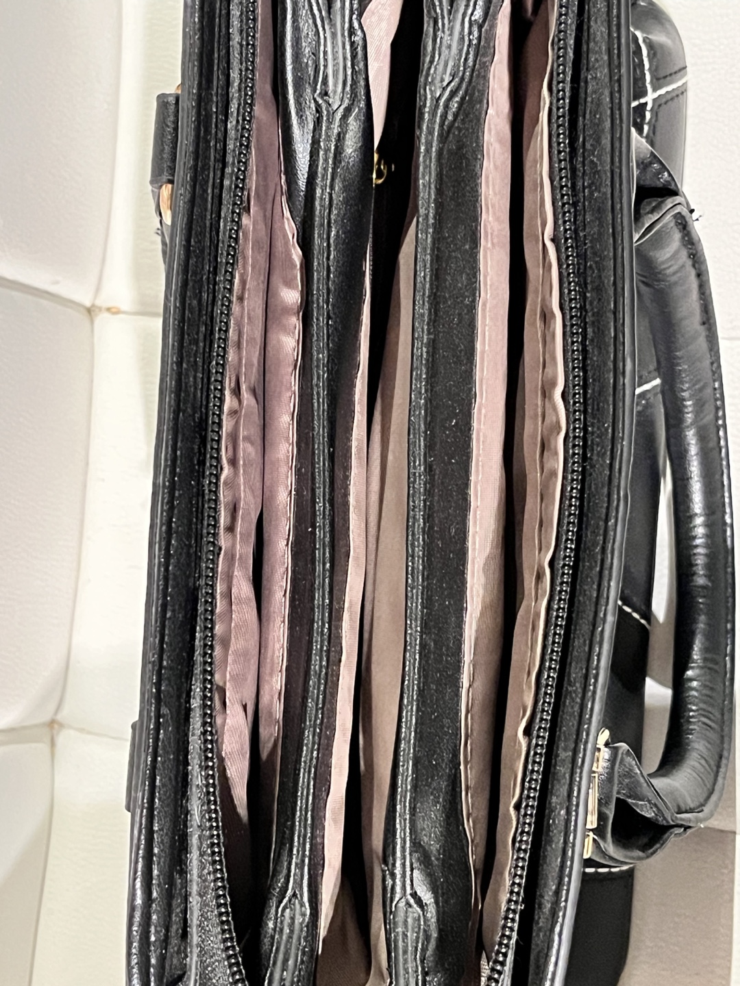 Black Handbag with Gold Hardware #freecycle - photo 3