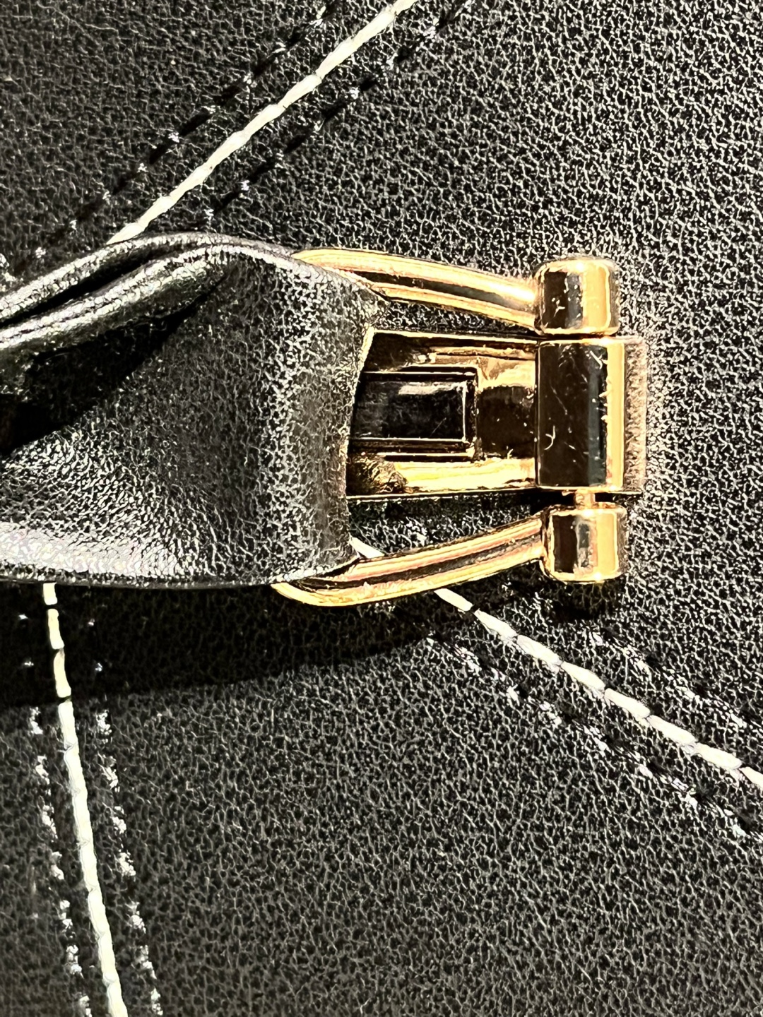 Black Handbag with Gold Hardware #freecycle - photo 5