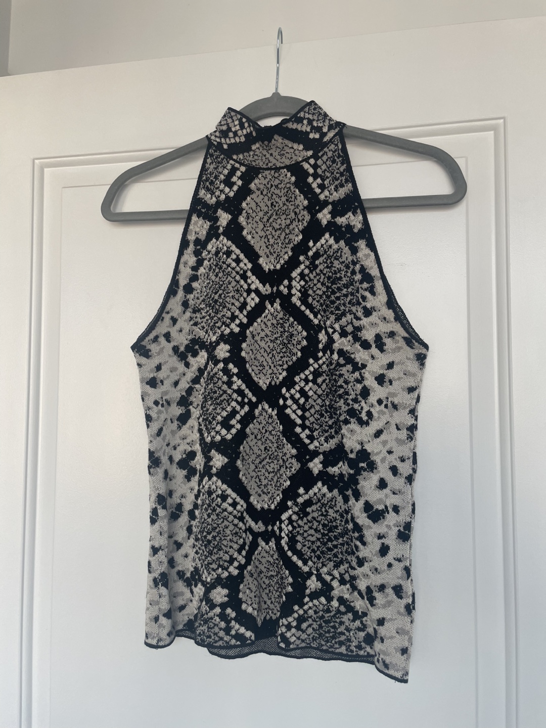 Black and White Snakeskin Patterned Halter Top - photo 2