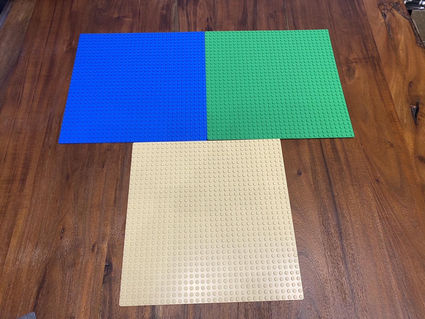 LEGO Classic Baseplates – Green, Blue, and Beige (32x32)