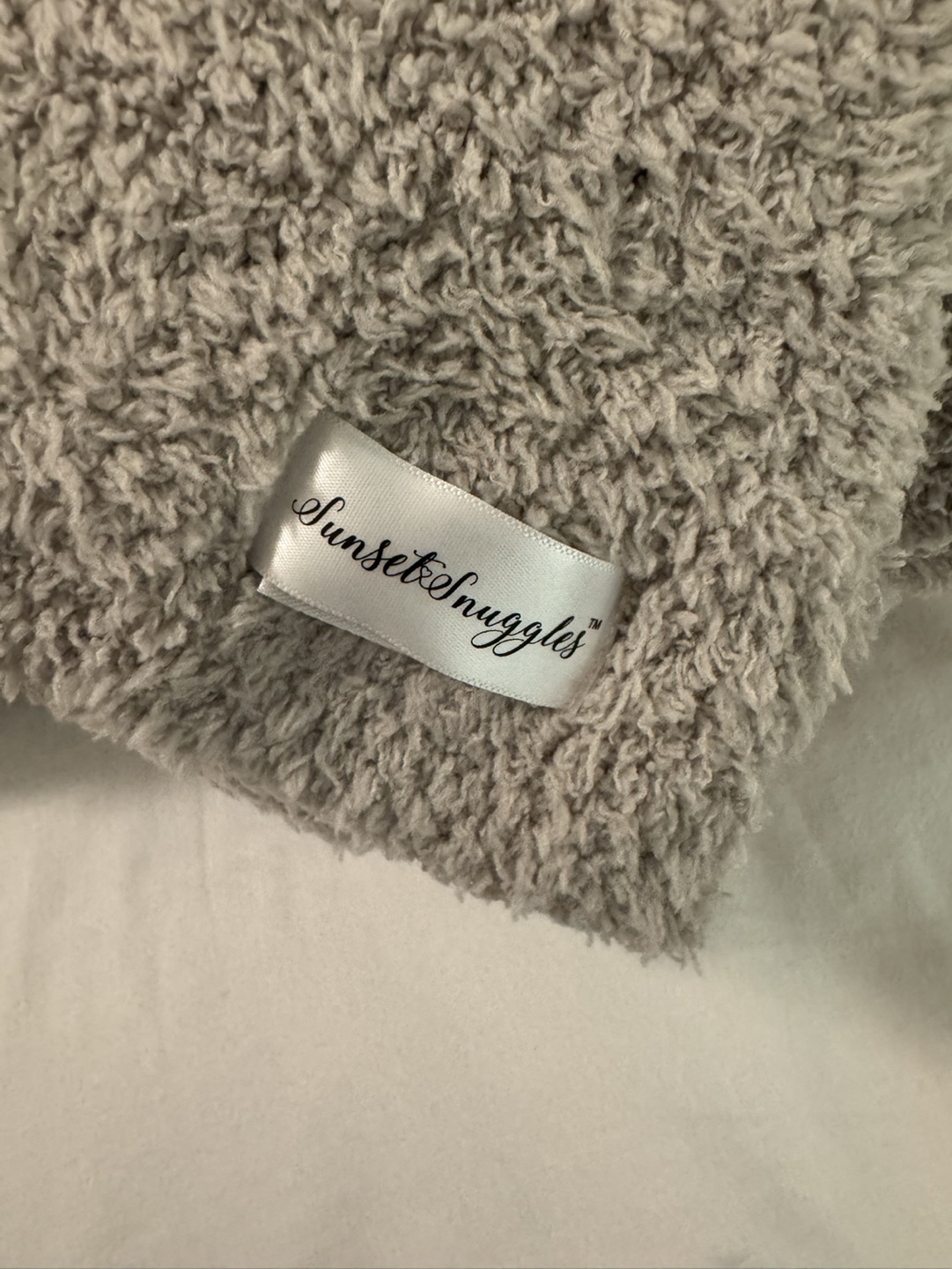 Sunset & Snuggles Beige Throw Blanket - photo 2