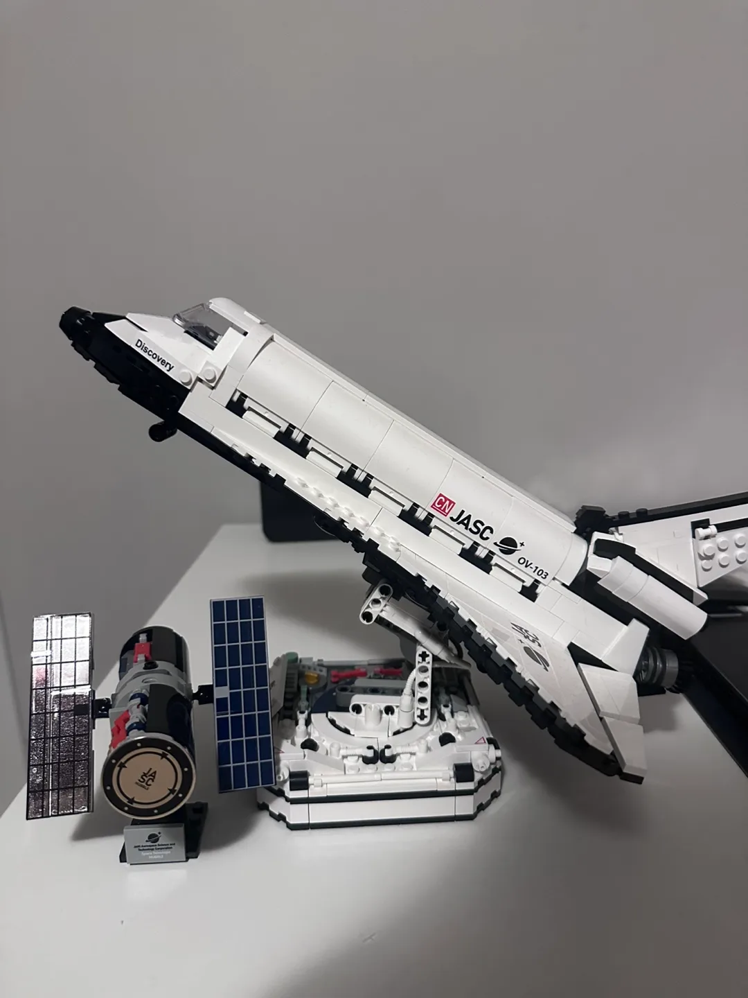 Jasc Space Shuttle Discovery & Space Station Building Set thumbnail