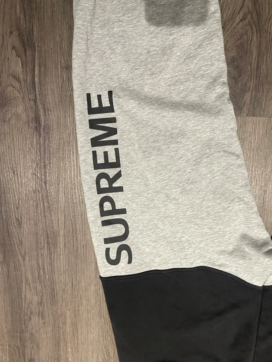 Authentic Supreme x The North Face Grey Sweatpants image indicator(7)