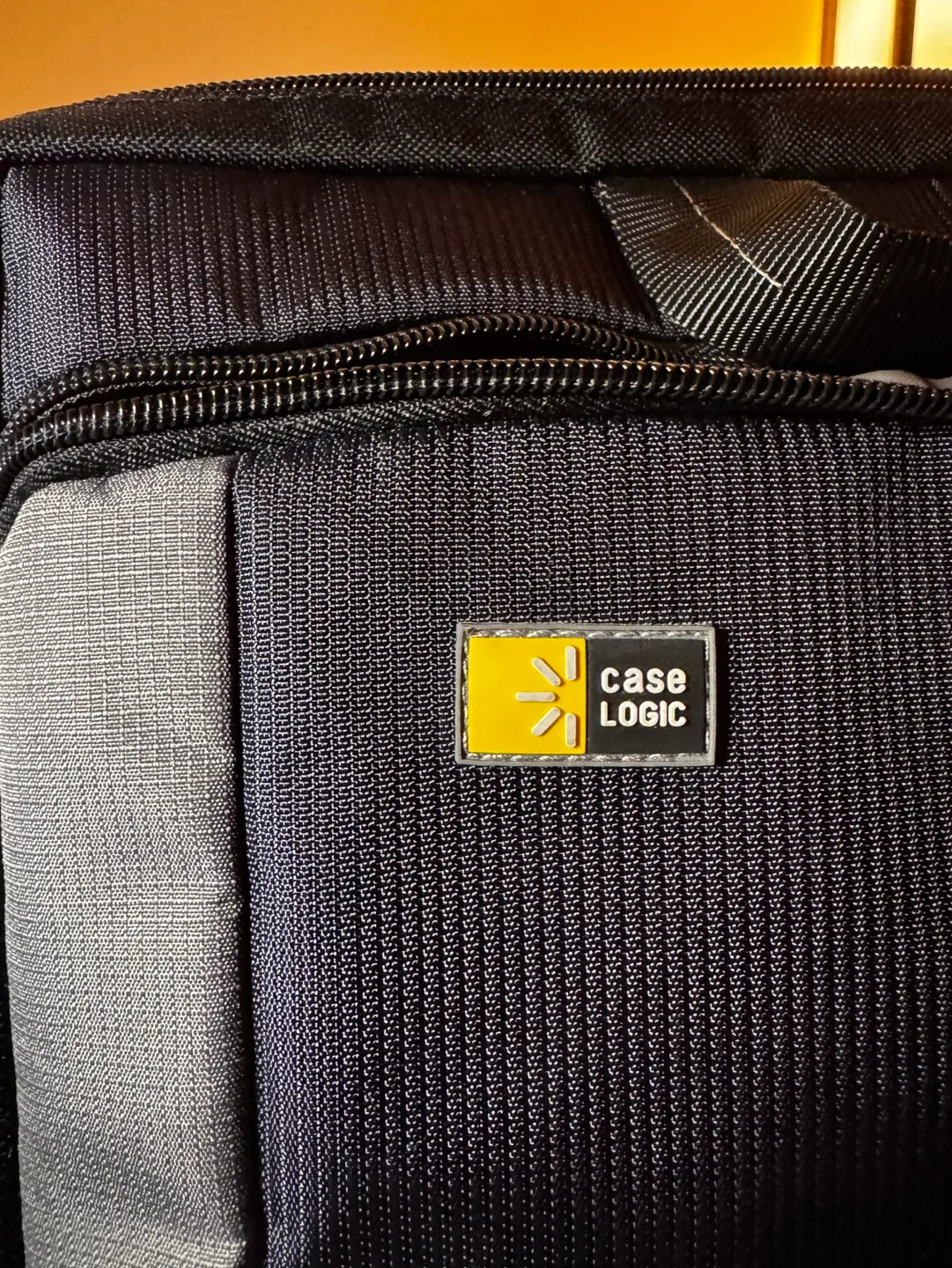 Case Logic Laptop Bag image indicator(2)