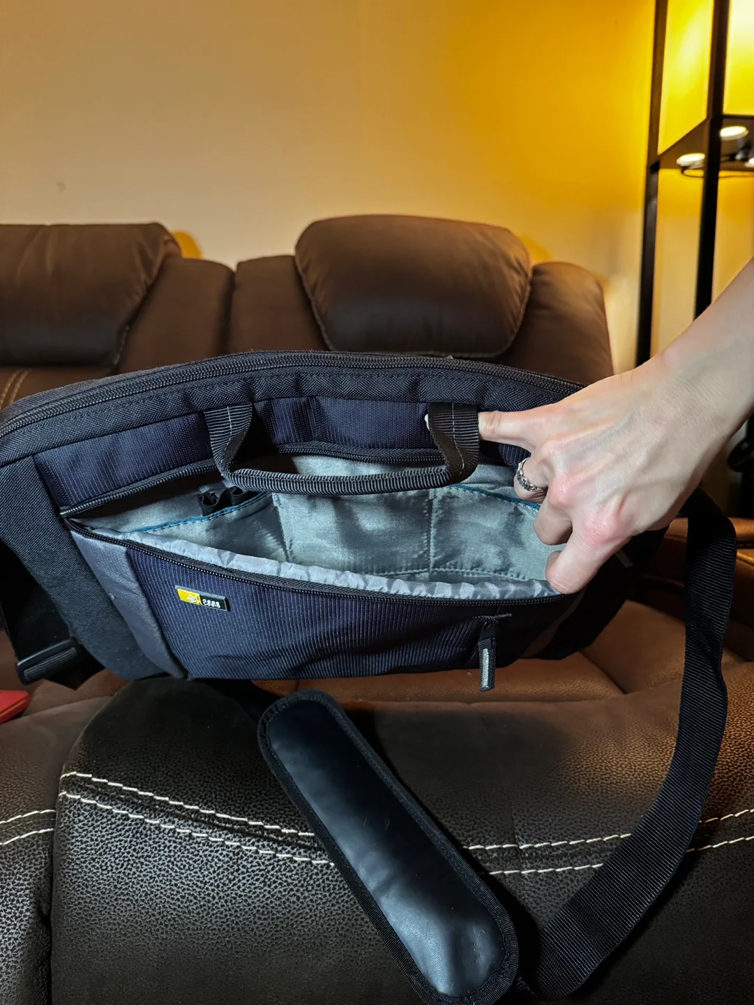 Case Logic Laptop Bag image indicator(3)